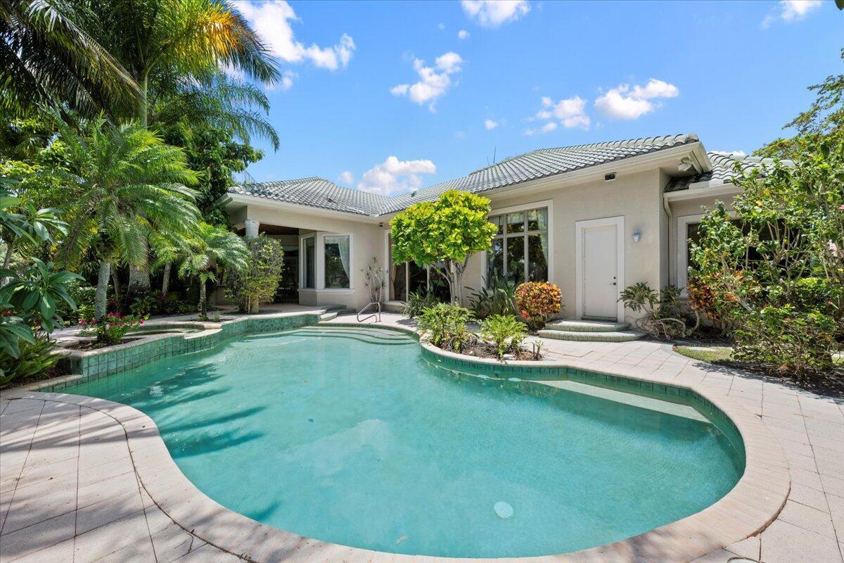 8571 Egret Lakes Lane