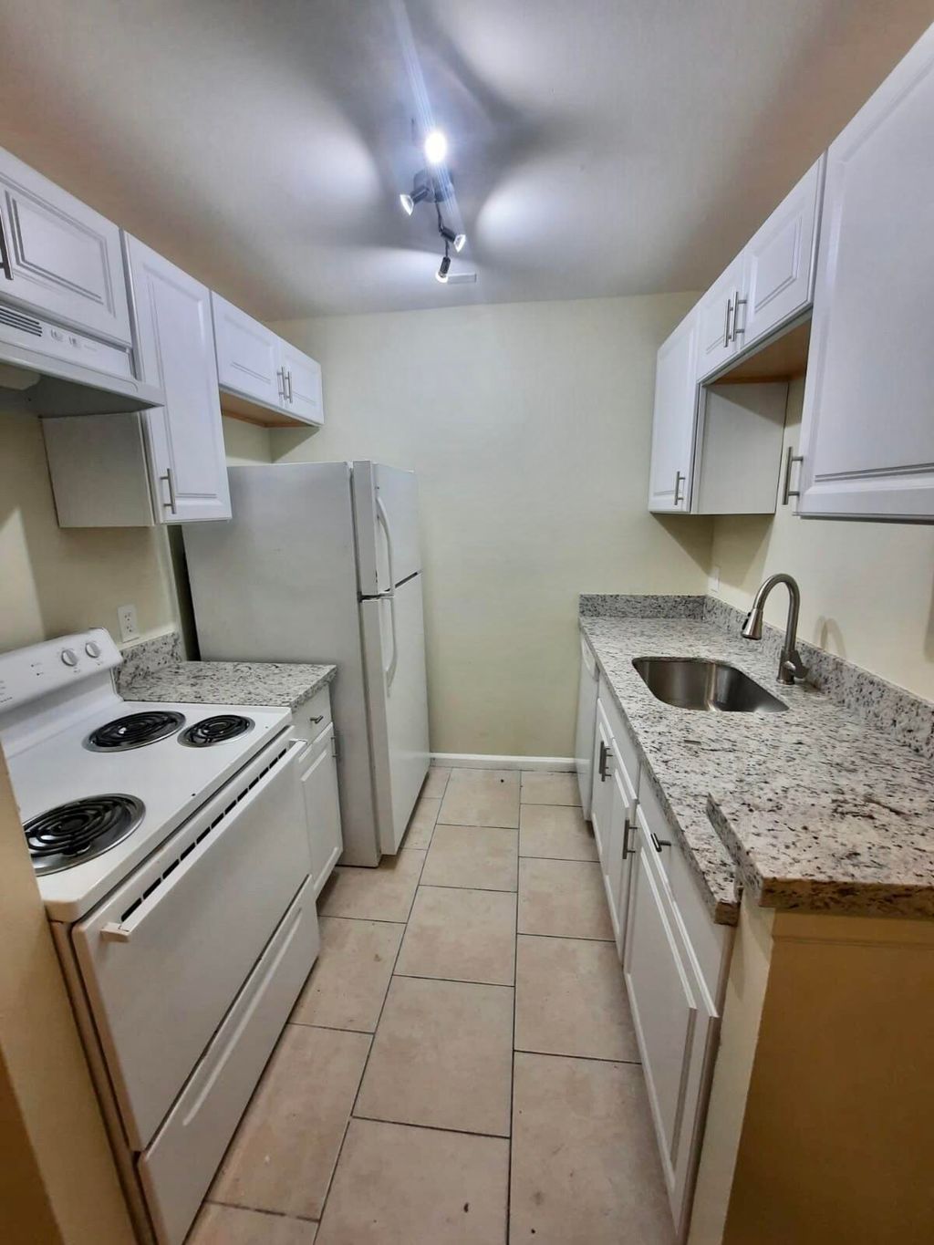 Photo of 1500 N Congress Avenue #B27, West Palm Beach, FL 33401 (MLS # R10960601)