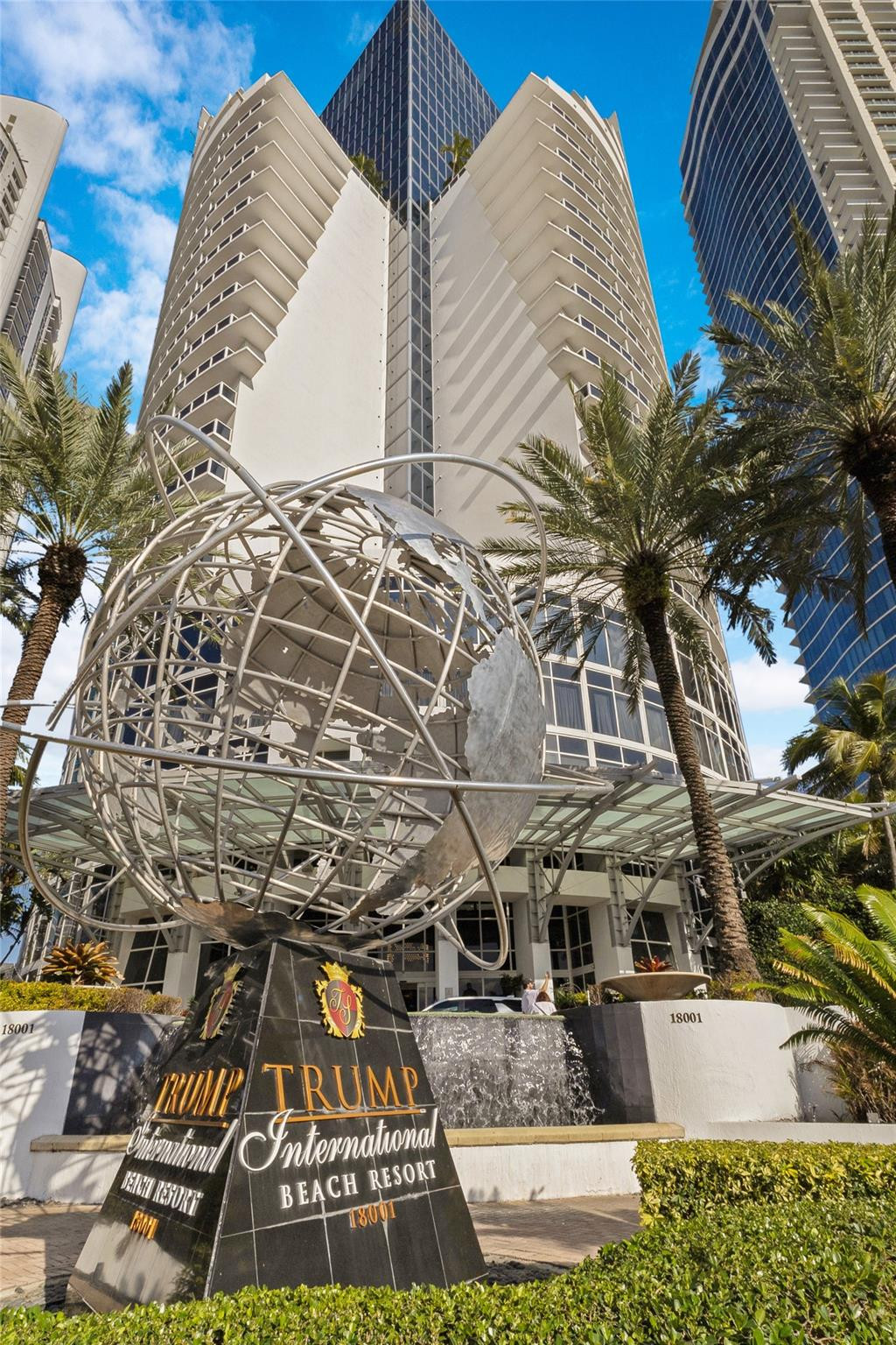 18001 Collins Avenue 2614