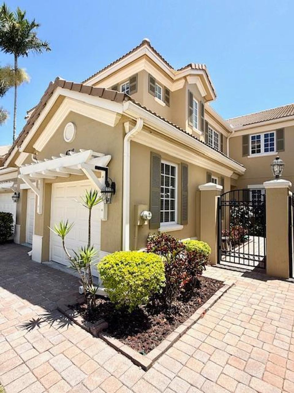 Photo of 4718 Cadiz Circle, Palm Beach Gardens, FL 33418 (MLS # R11089826)