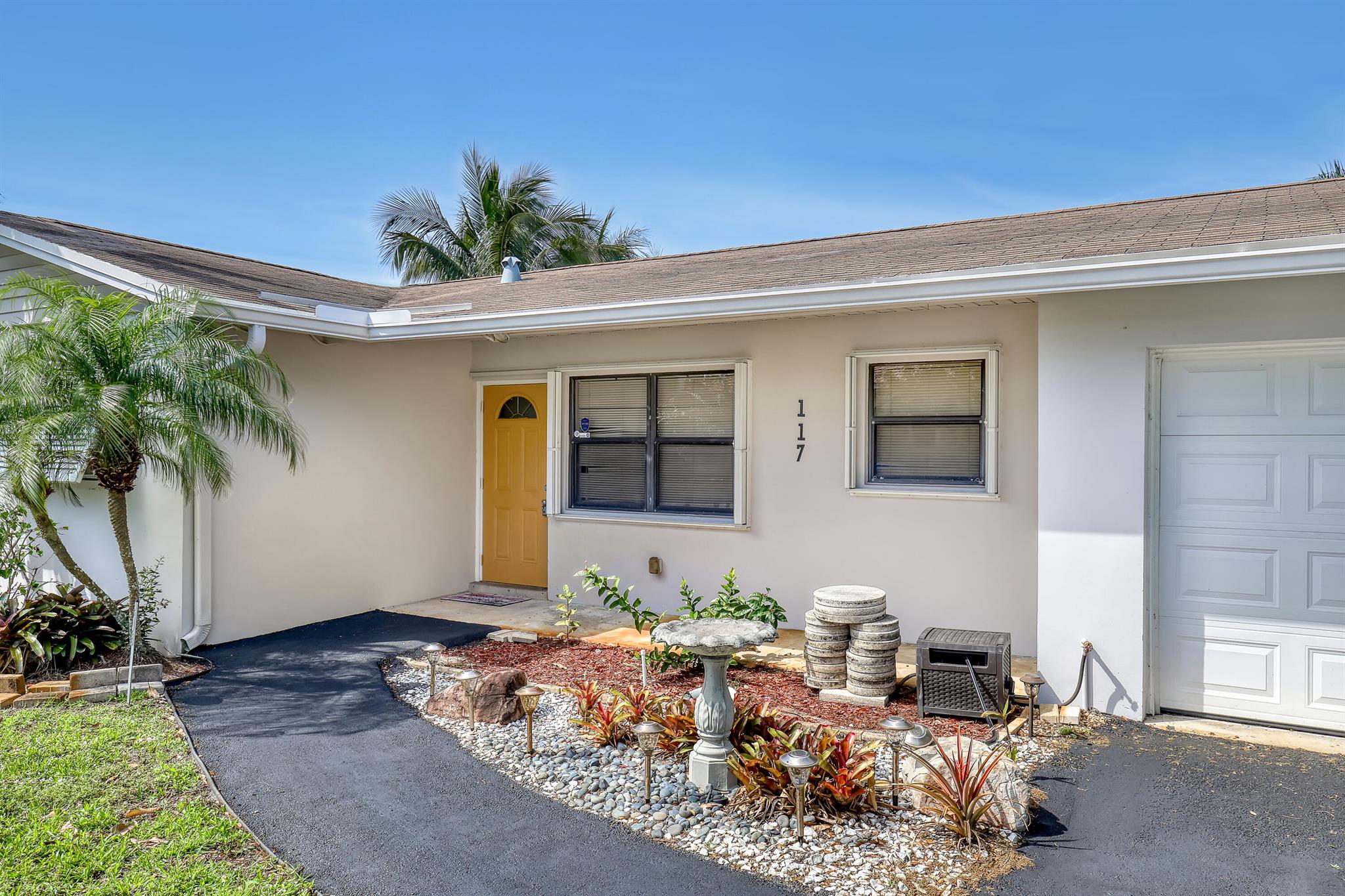 117 NW 3rd Street, Boynton Beach, FL, 33435/$450,000 3 117 NW 3rd Street