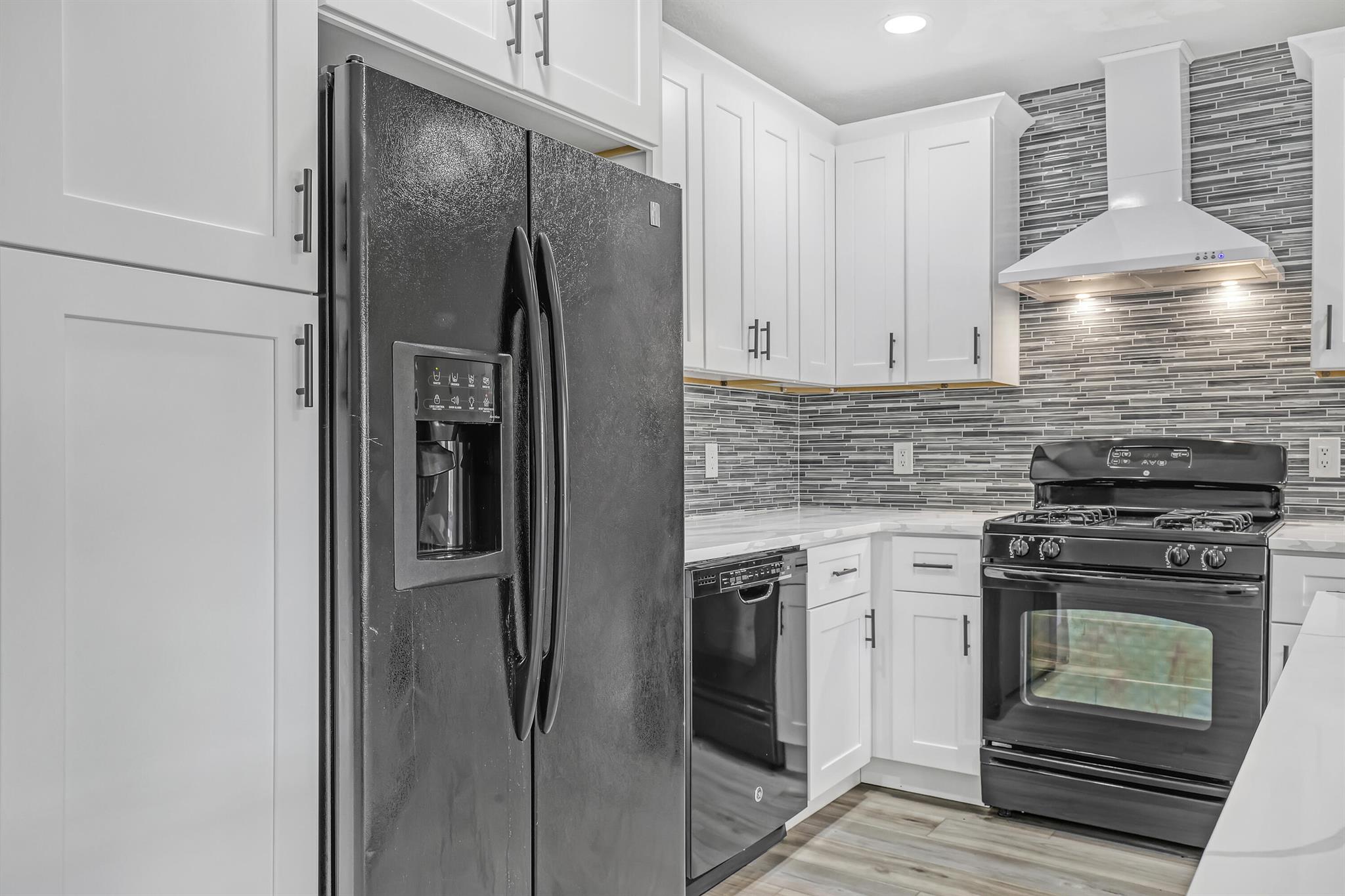 117 NW 3rd Street, Boynton Beach, FL, 33435/$450,000 4 117 NW 3rd Street