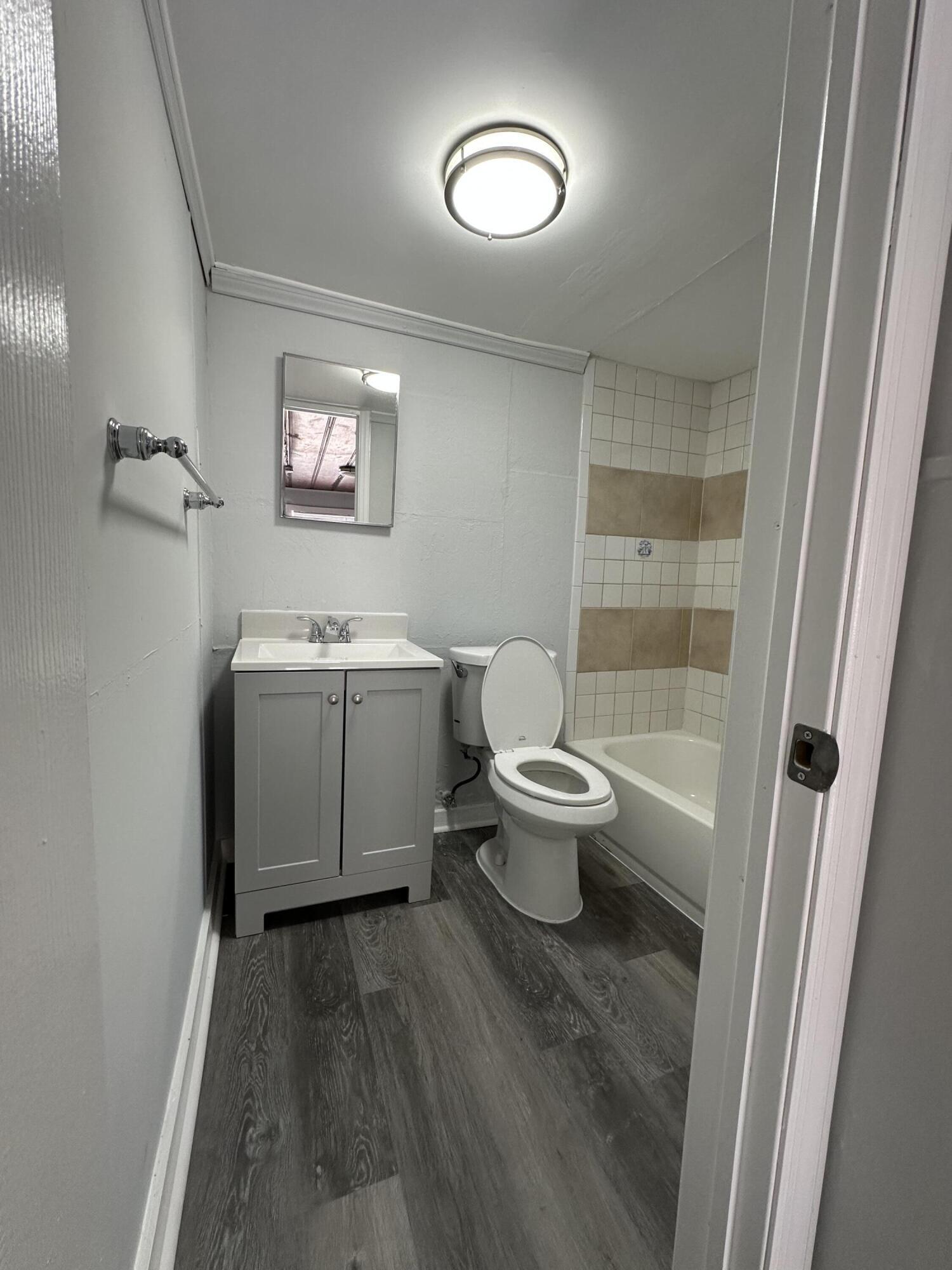 M E GOLDSMITH'S SUBDIVISION - Residential Lease