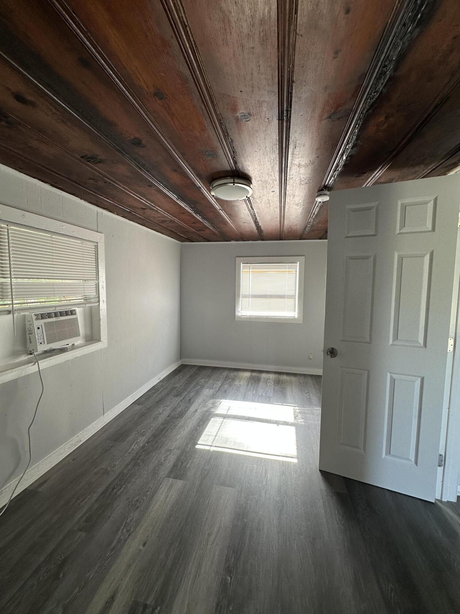 M E GOLDSMITH'S SUBDIVISION - Residential Lease