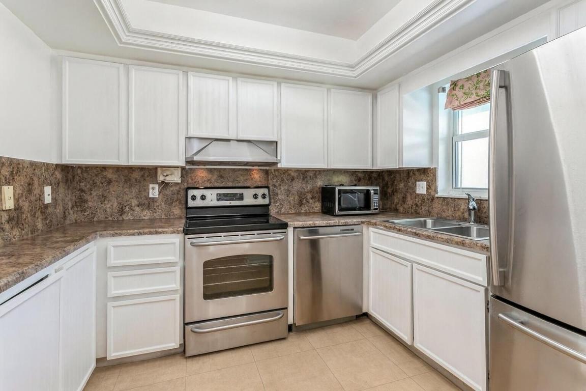 SURF PARK SEVEN CONDO - Residential Lease