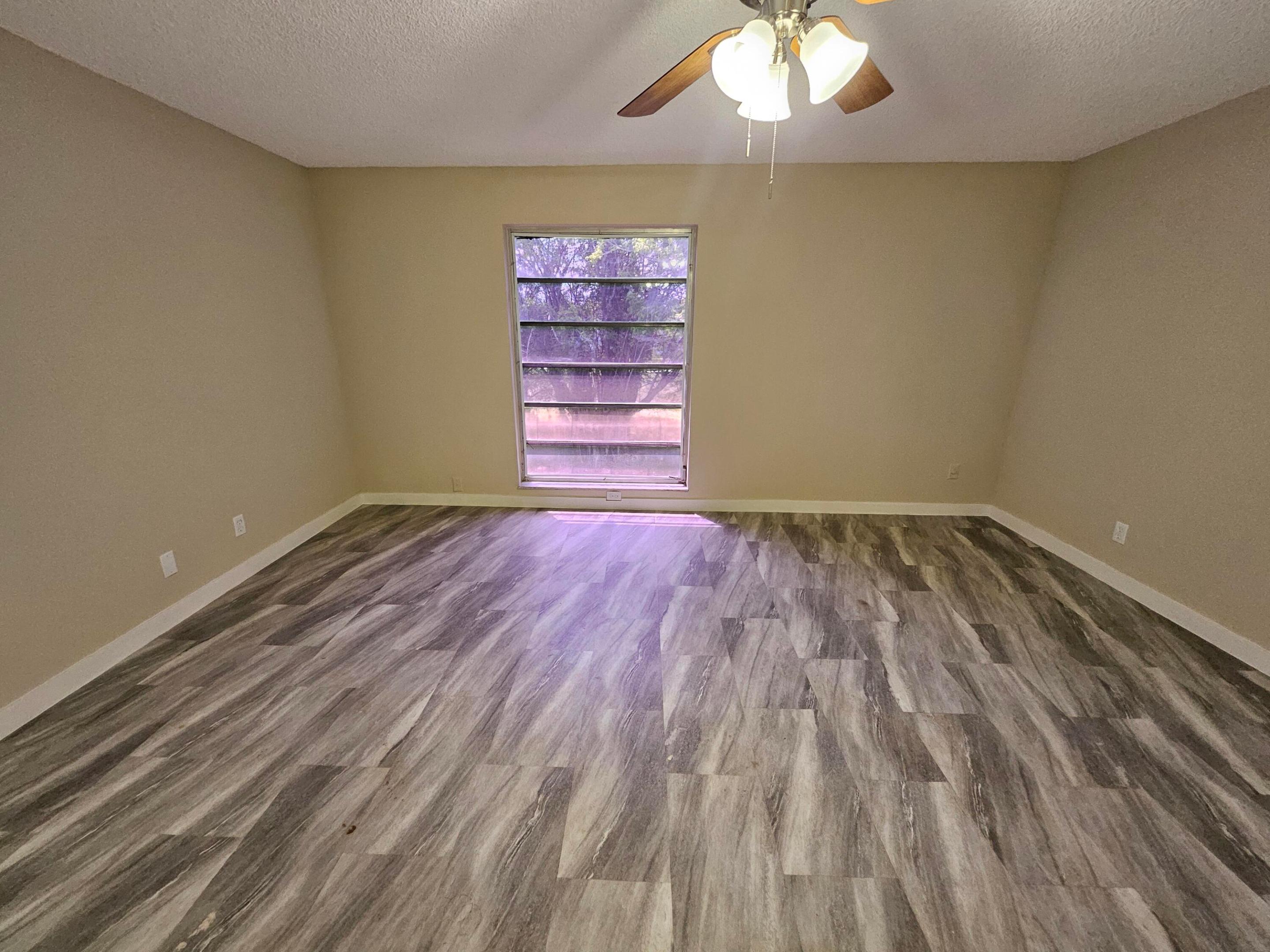 SANDS POINT CONDOMINIUM IV - Residential