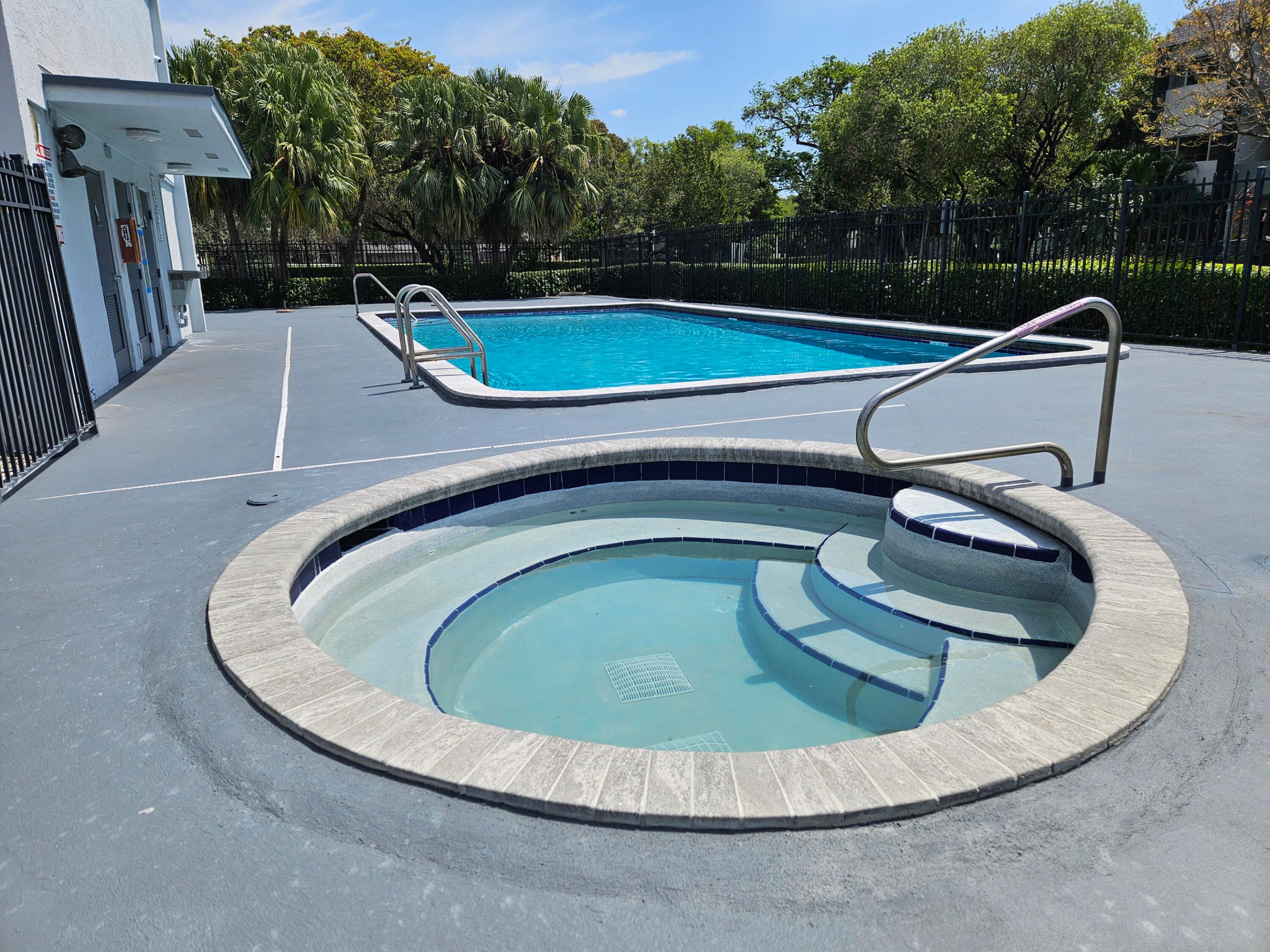 SANDS POINT CONDOMINIUM IV - Residential