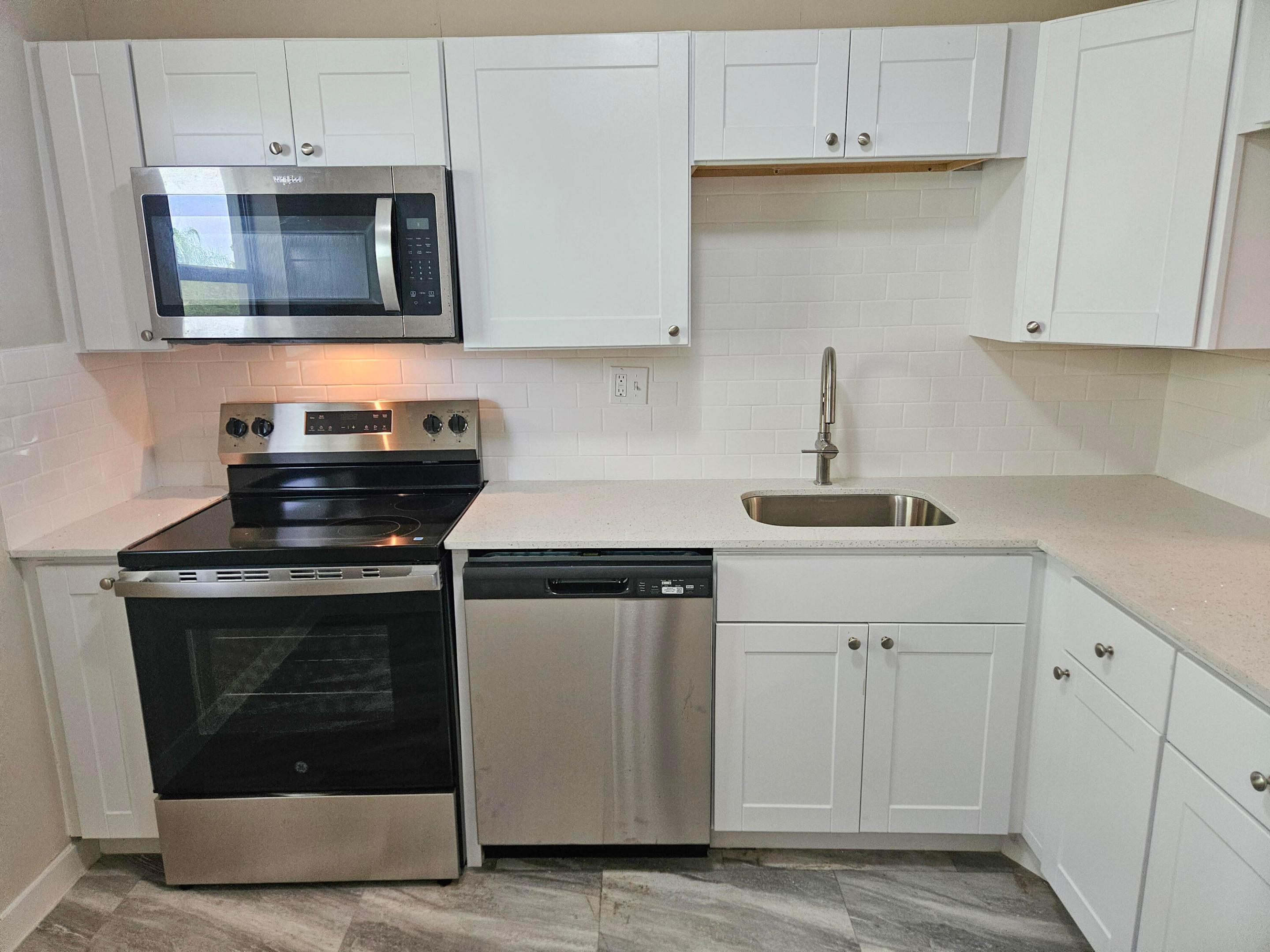 SANDS POINT CONDOMINIUM IV - Residential