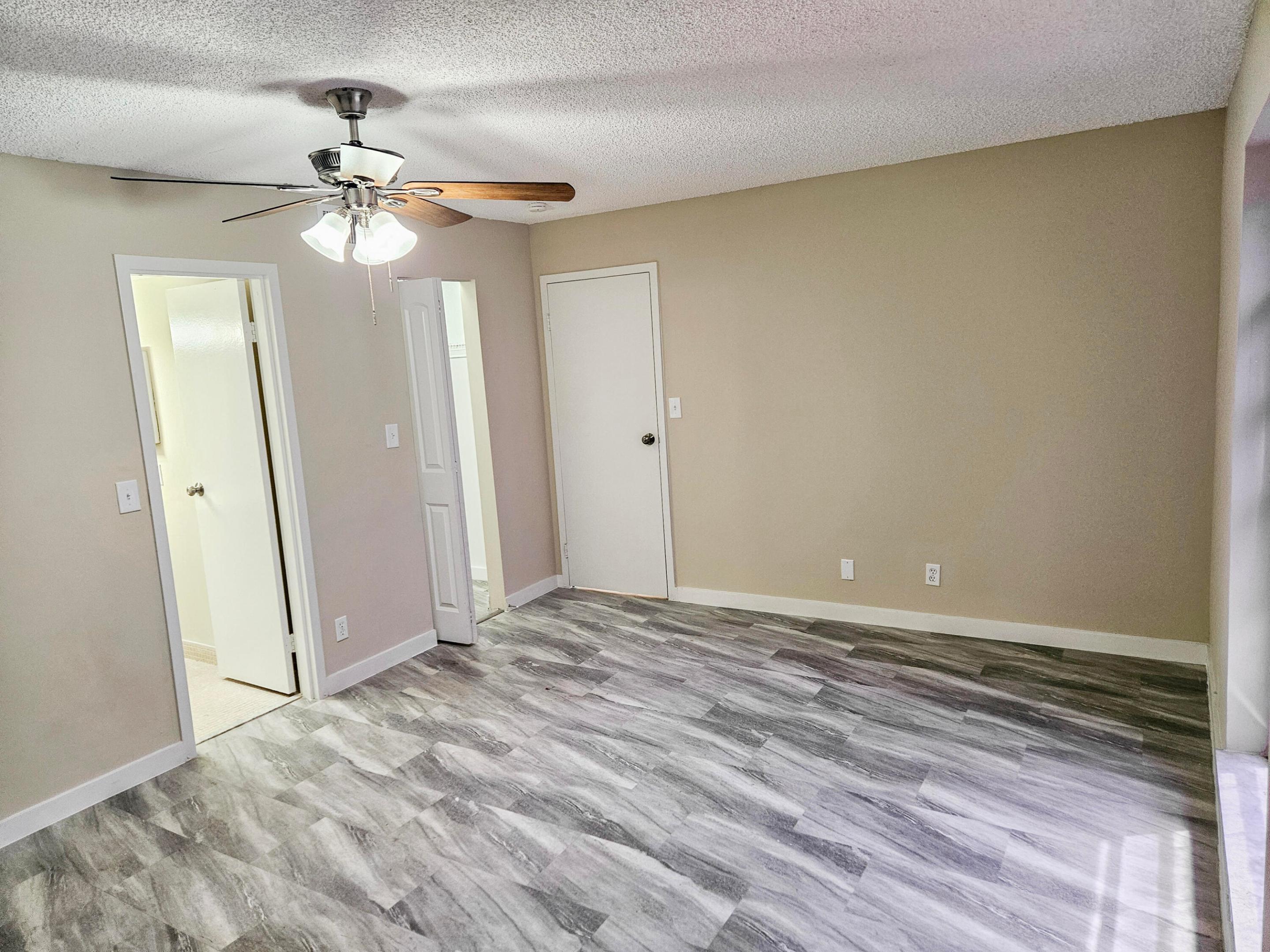 SANDS POINT CONDOMINIUM IV - Residential