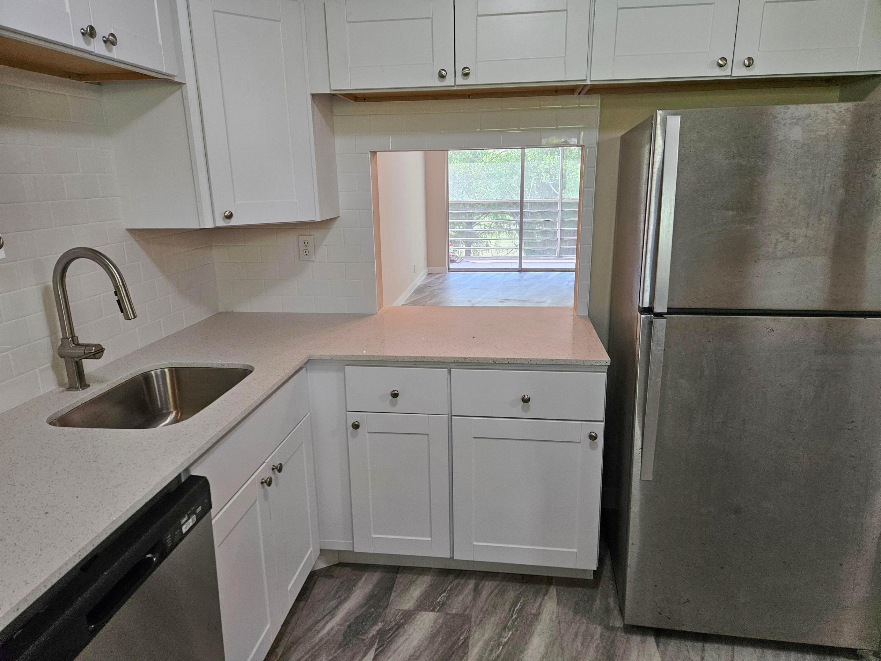 SANDS POINT CONDOMINIUM IV - Residential