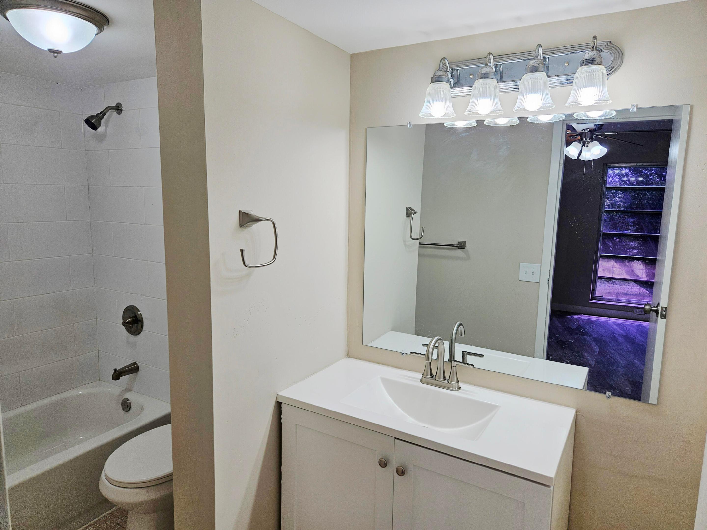 SANDS POINT CONDOMINIUM IV - Residential