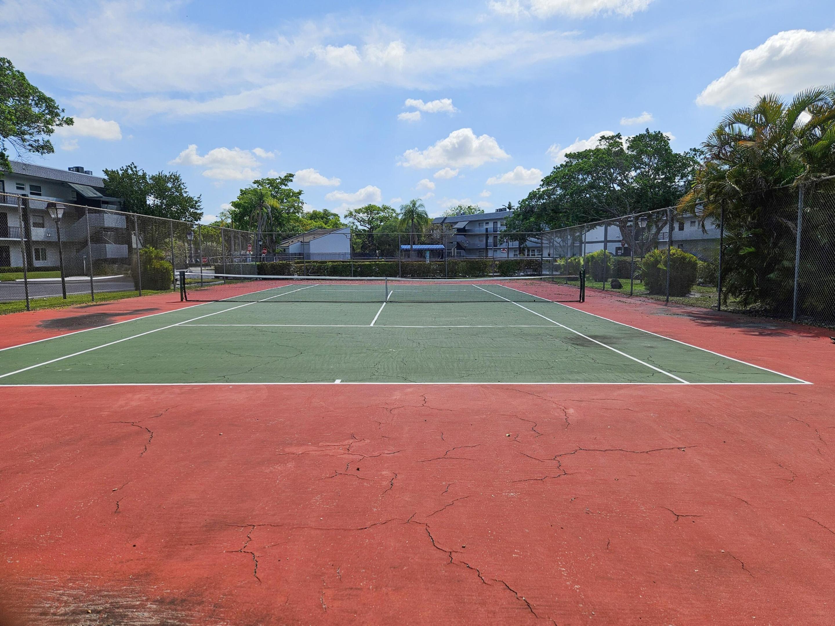 SANDS POINT CONDOMINIUM IV - Residential