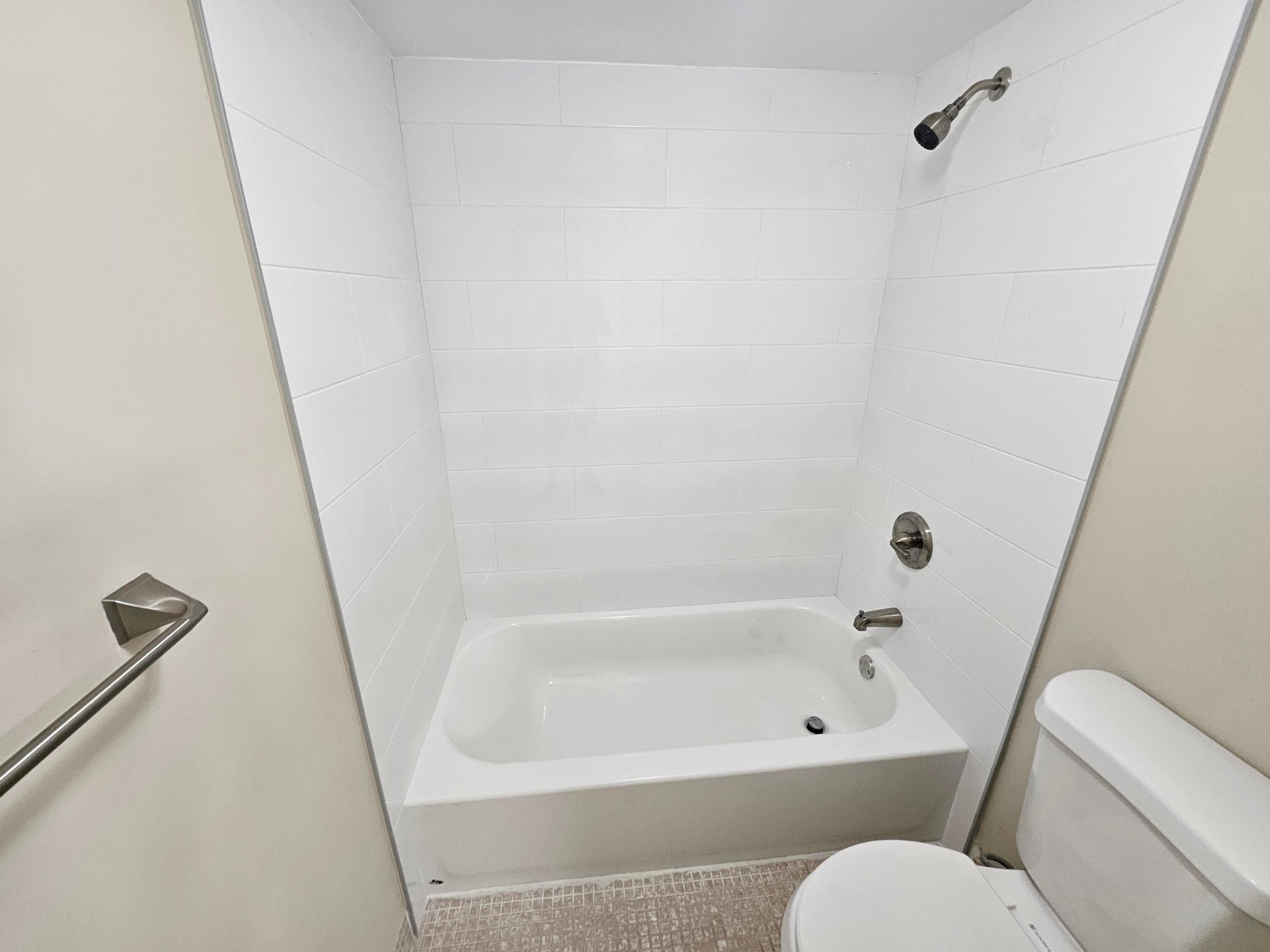 SANDS POINT CONDOMINIUM IV - Residential