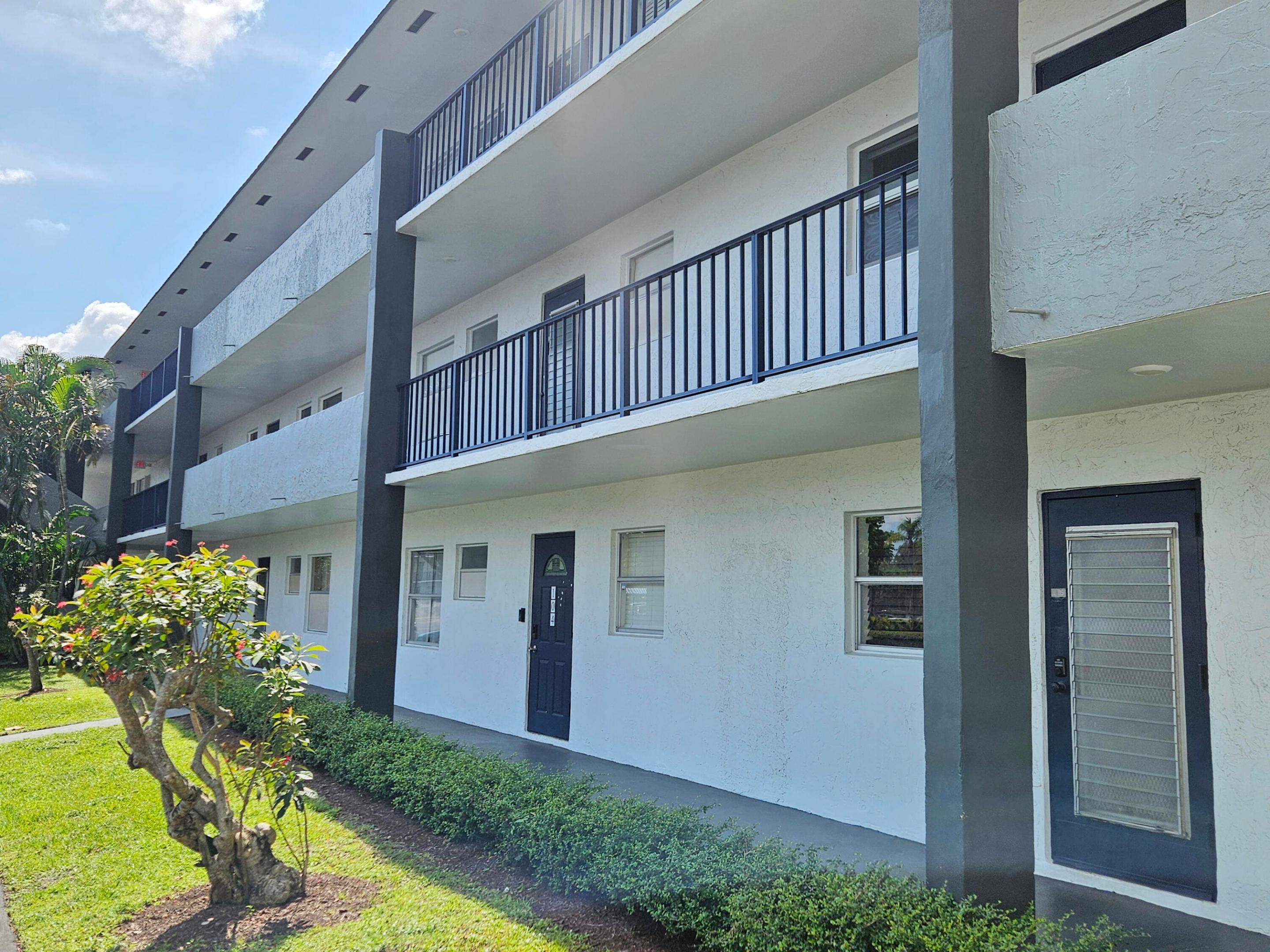 SANDS POINT CONDOMINIUM IV - Residential