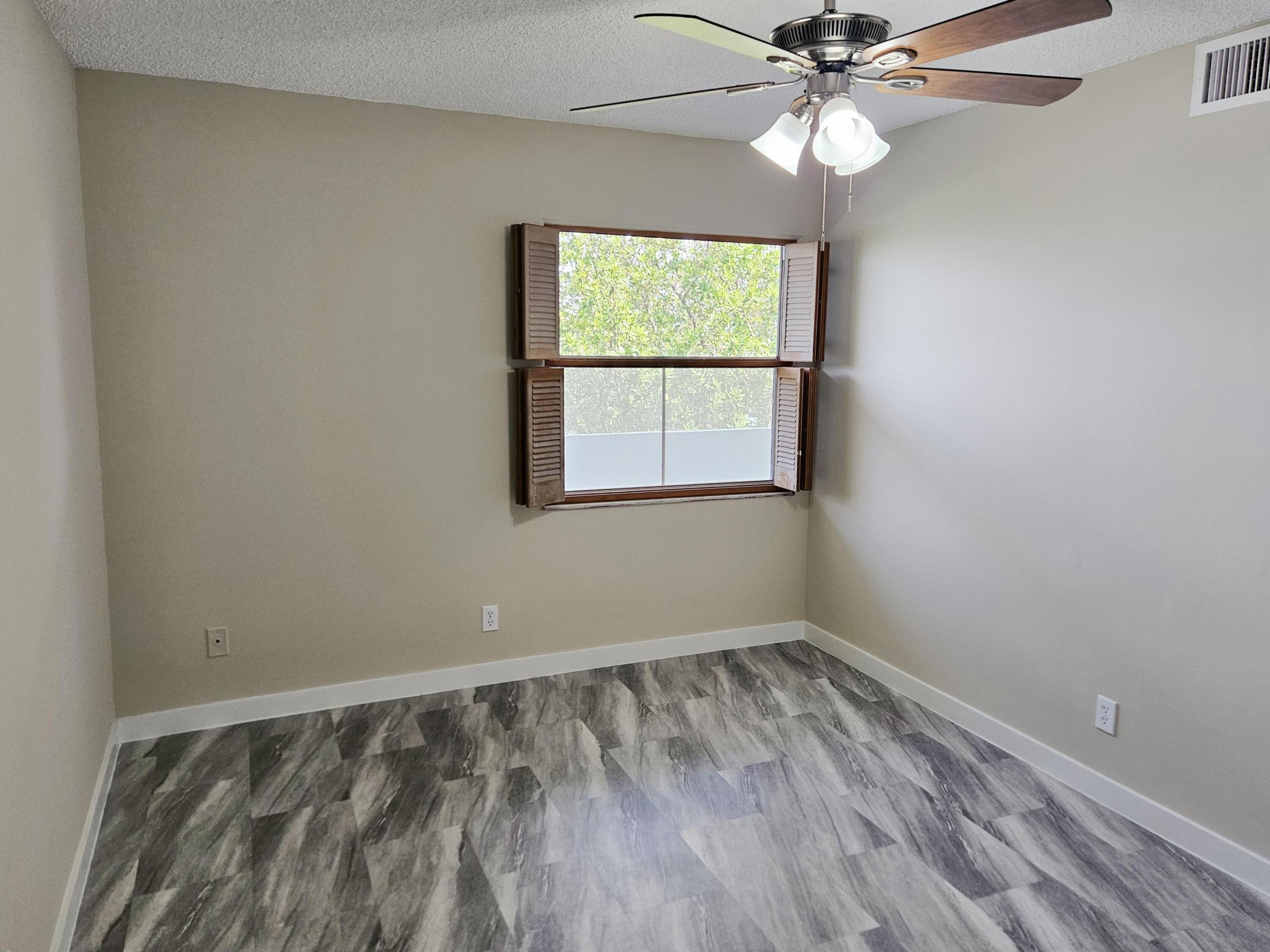 SANDS POINT CONDOMINIUM IV - Residential