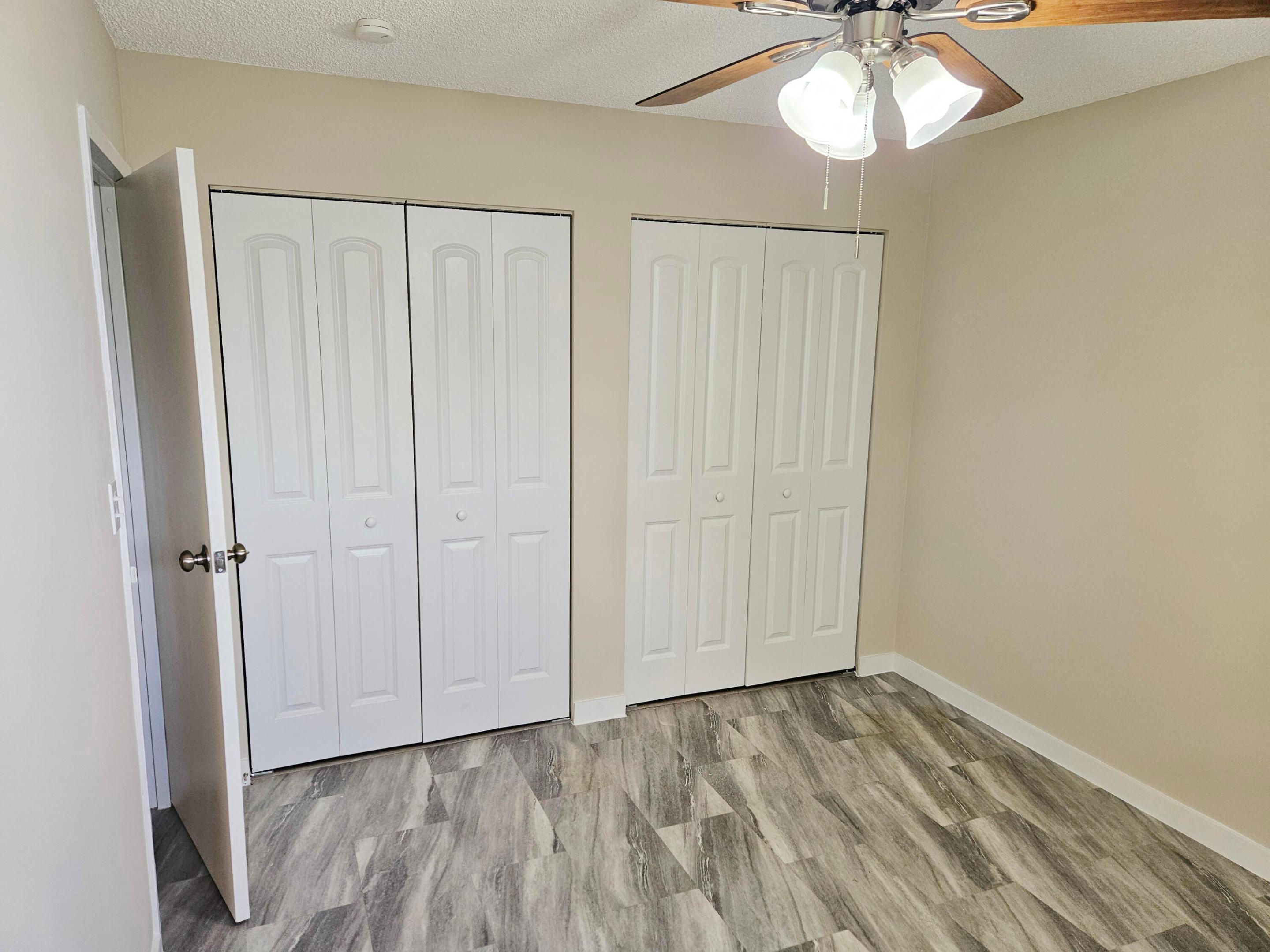 SANDS POINT CONDOMINIUM IV - Residential