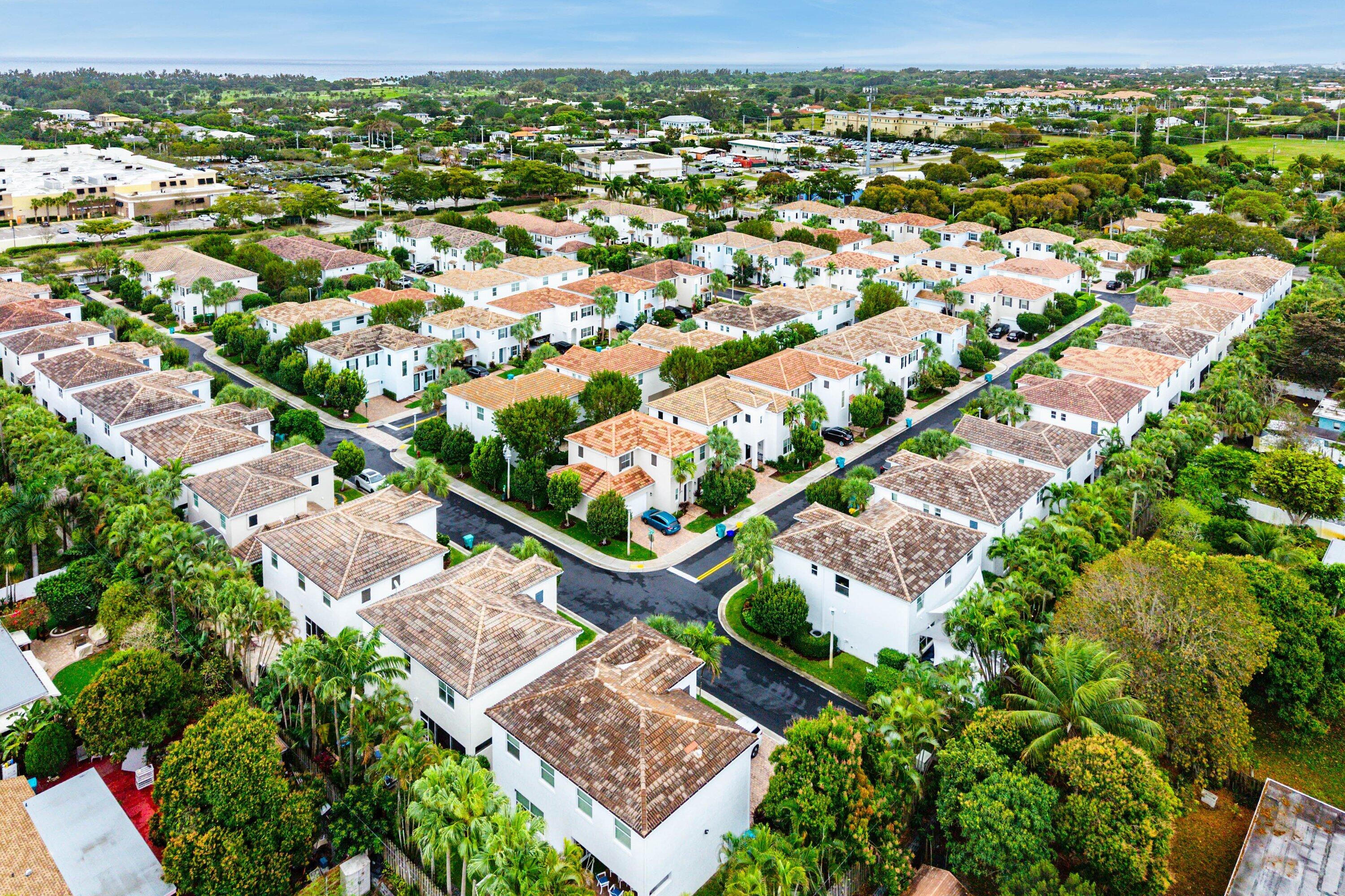 ESTATES AT HERITAGE CLUB - Residential