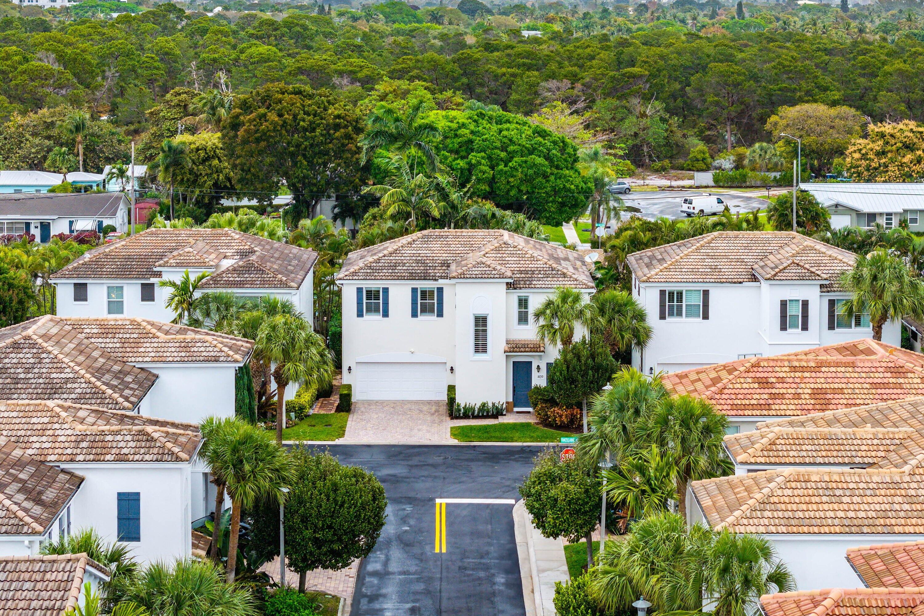 ESTATES AT HERITAGE CLUB - Residential