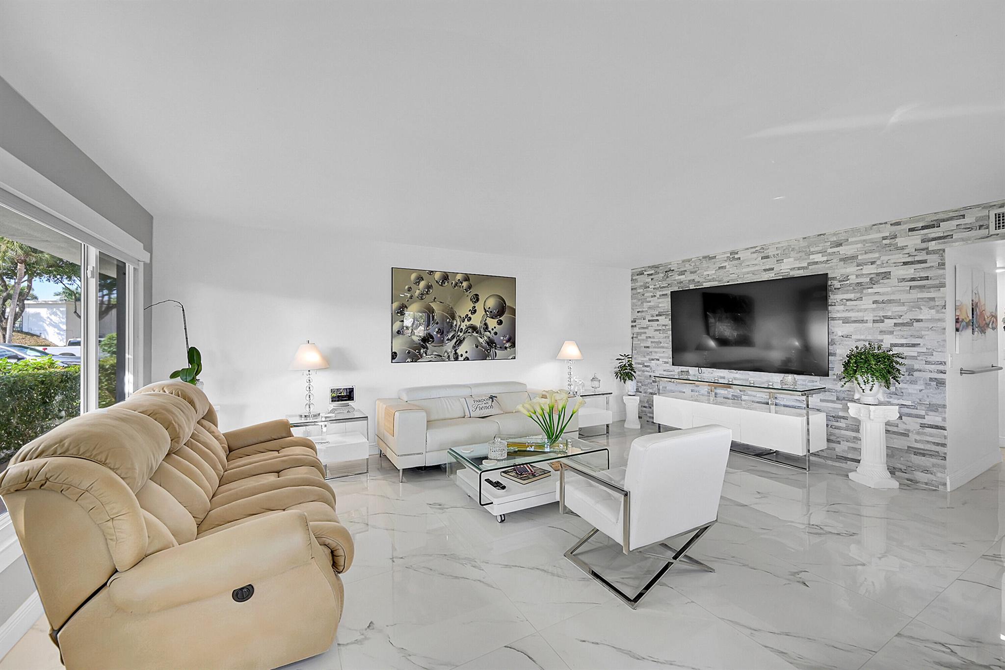 114 Greenbrier C