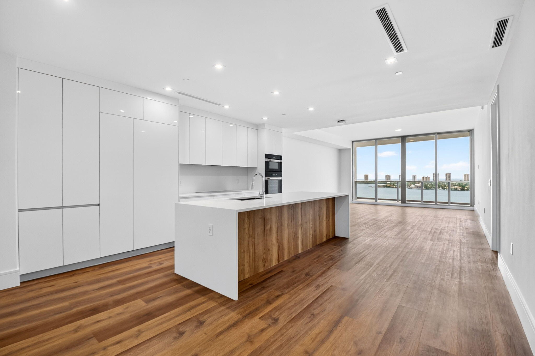 220 Lake Shore Drive 1506