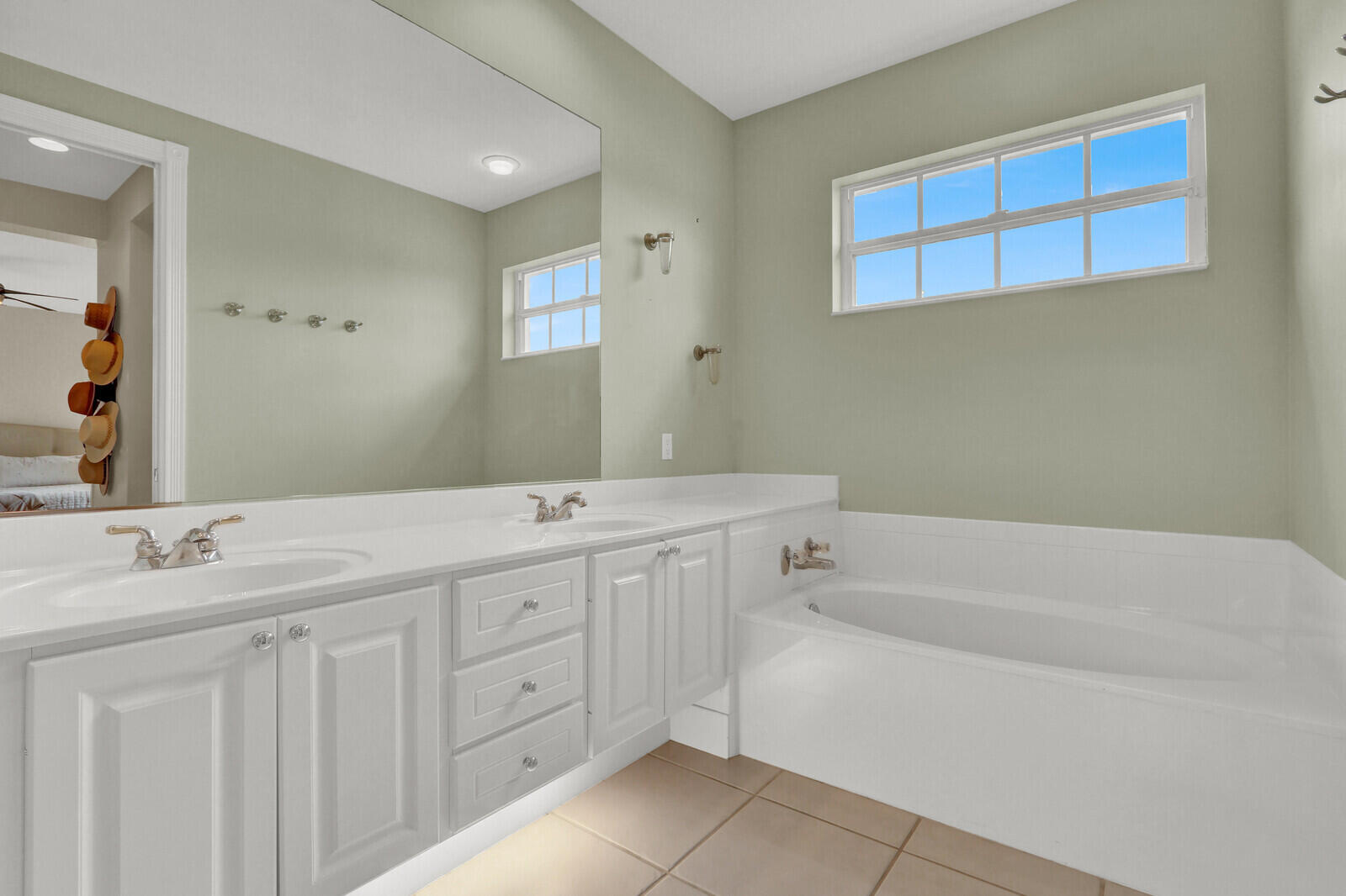 CAMBRIDGE AT ABACOA - Residential