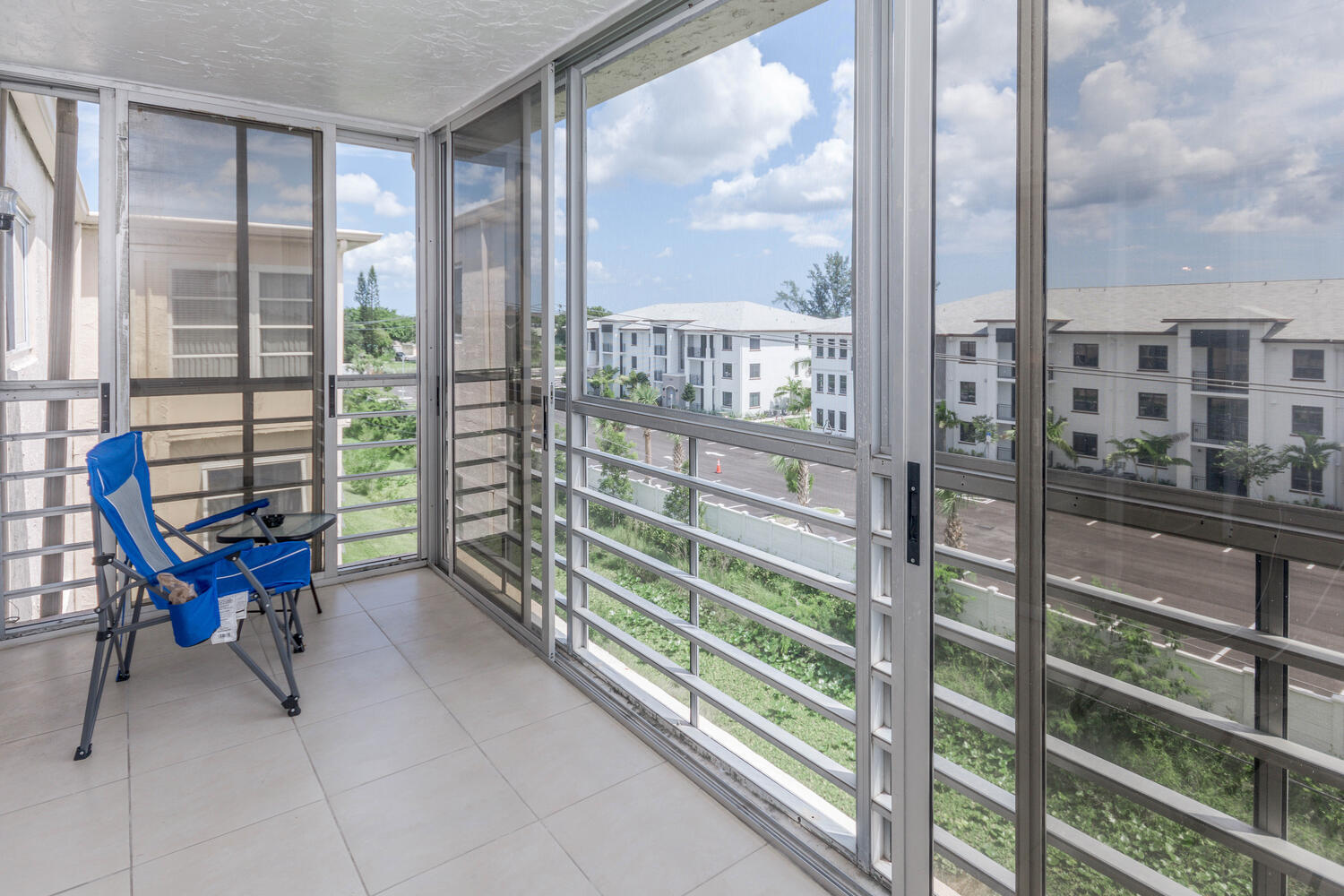 LAKESIDE VILLAGE CONDO 10 - Residential