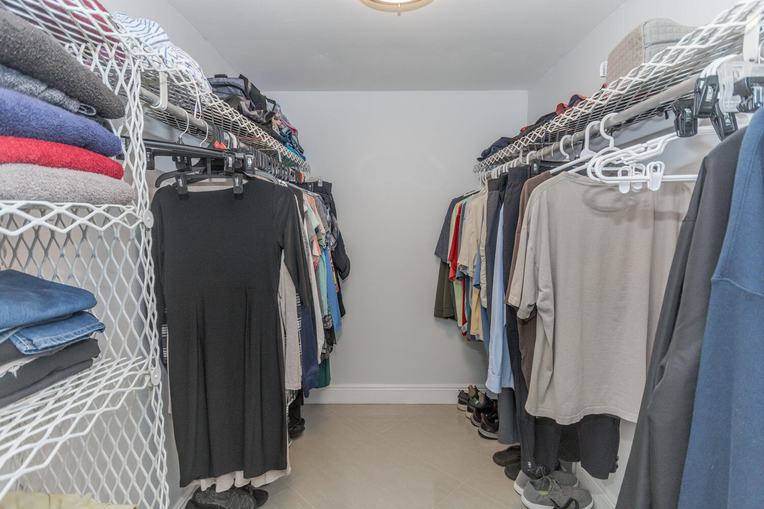 LAKESIDE VILLAGE CONDO 10 - Residential