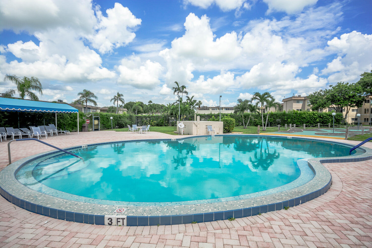 LAKESIDE VILLAGE CONDO 10 - Residential