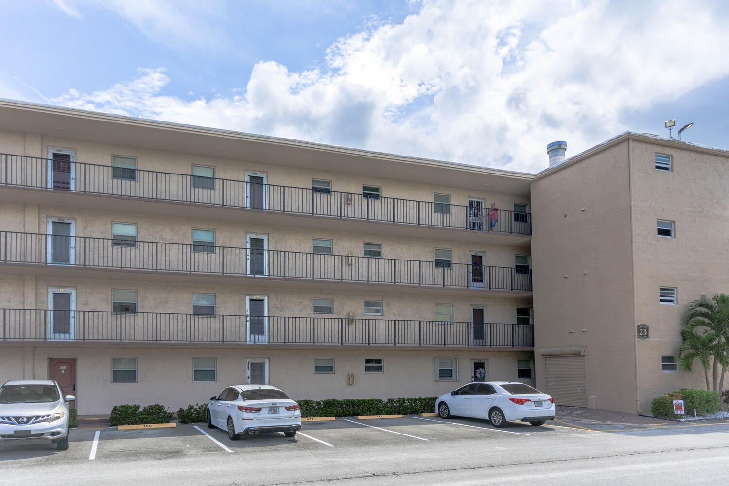 LAKESIDE VILLAGE CONDO 10 - Residential