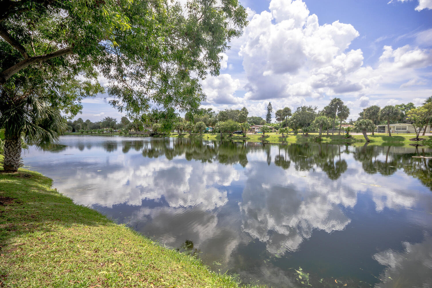 LAKESIDE VILLAGE CONDO 10 - Residential