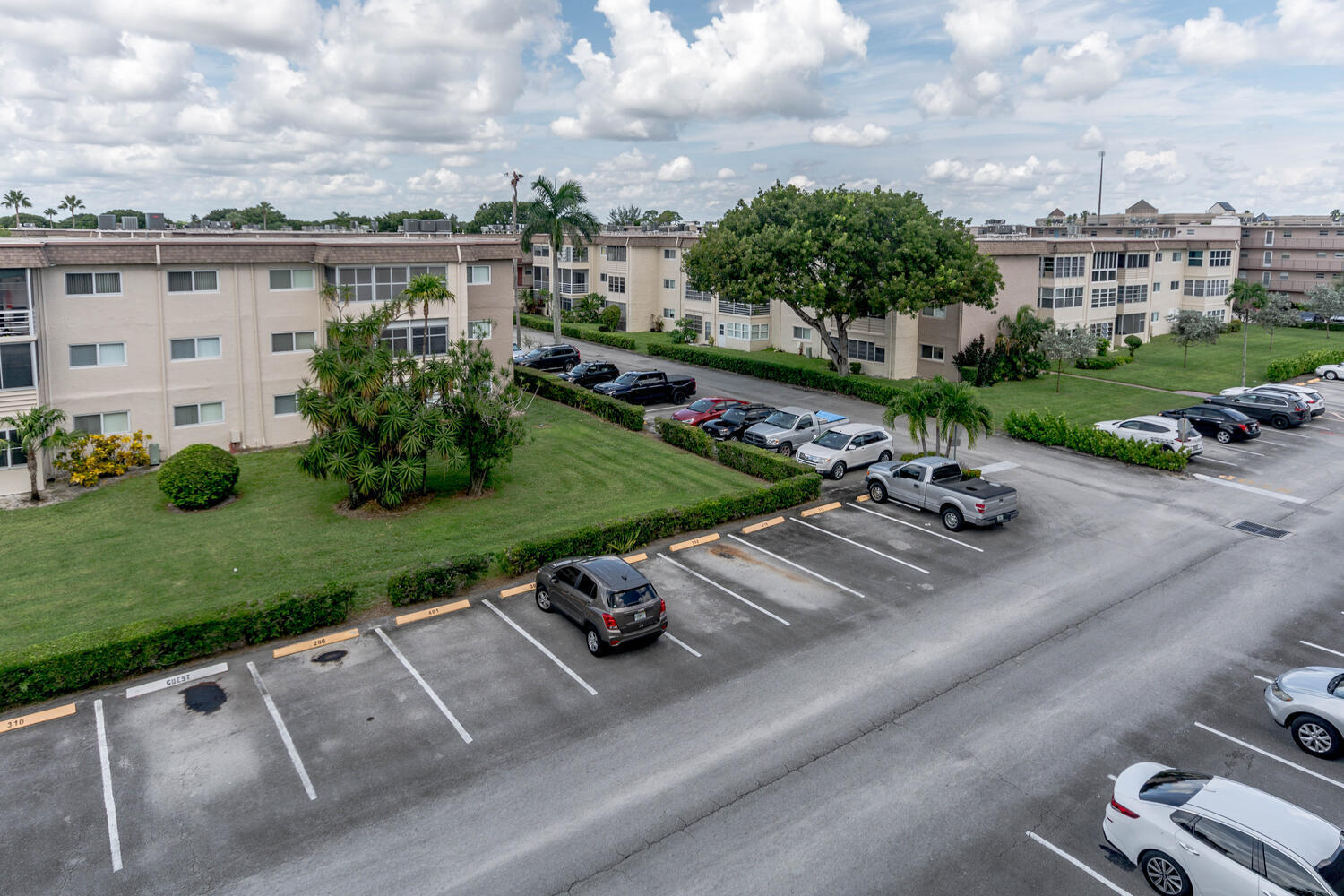 LAKESIDE VILLAGE CONDO 10 - Residential