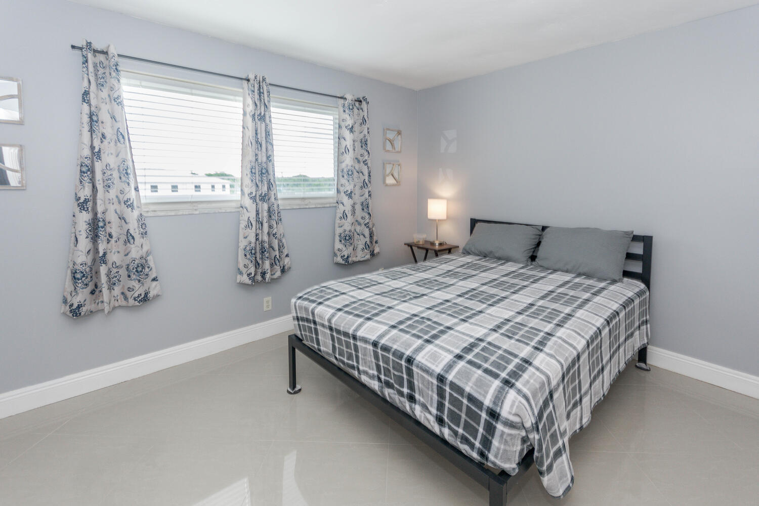 LAKESIDE VILLAGE CONDO 10 - Residential