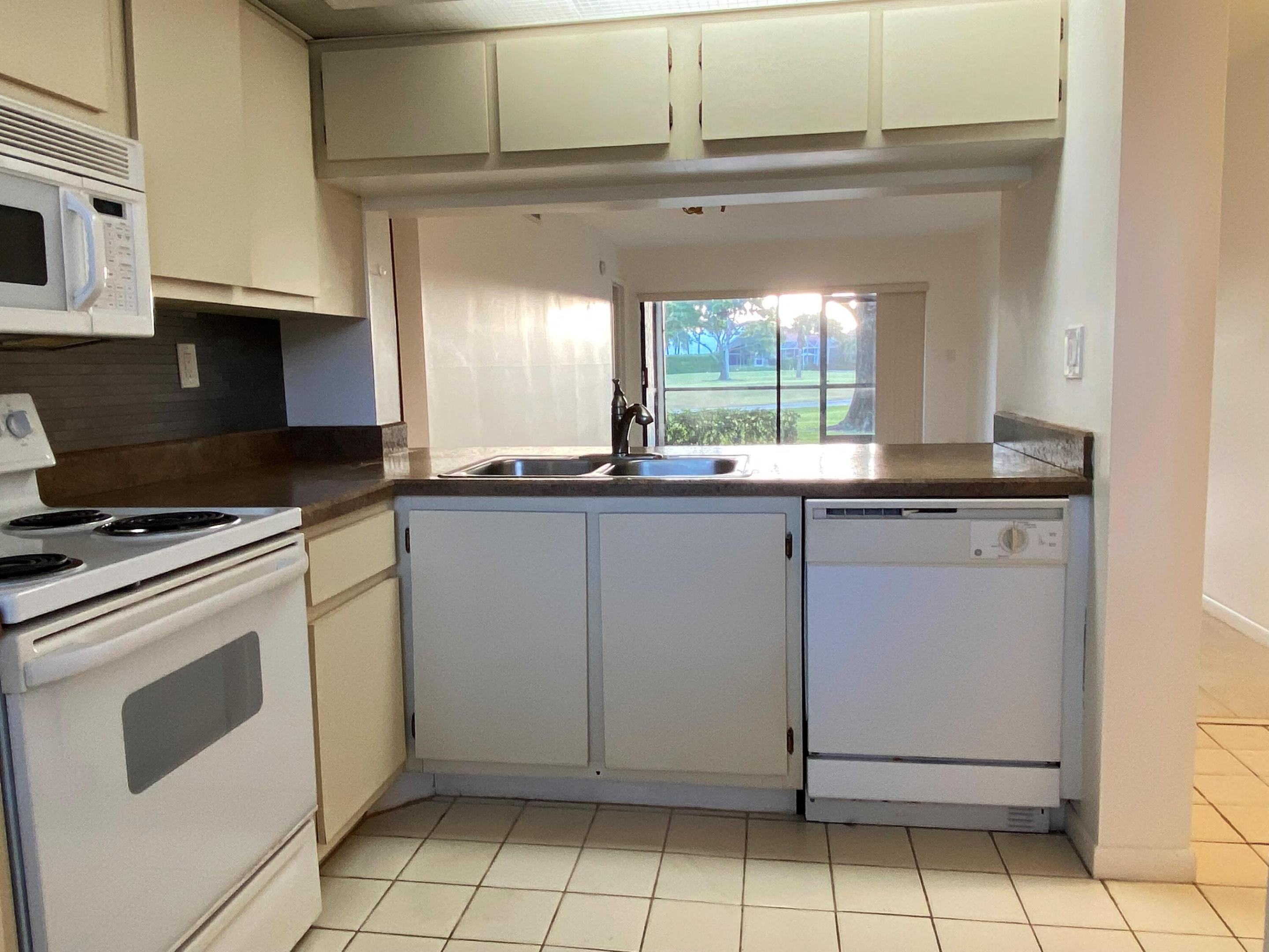 BRIARWOOD CONDO - Residential Lease