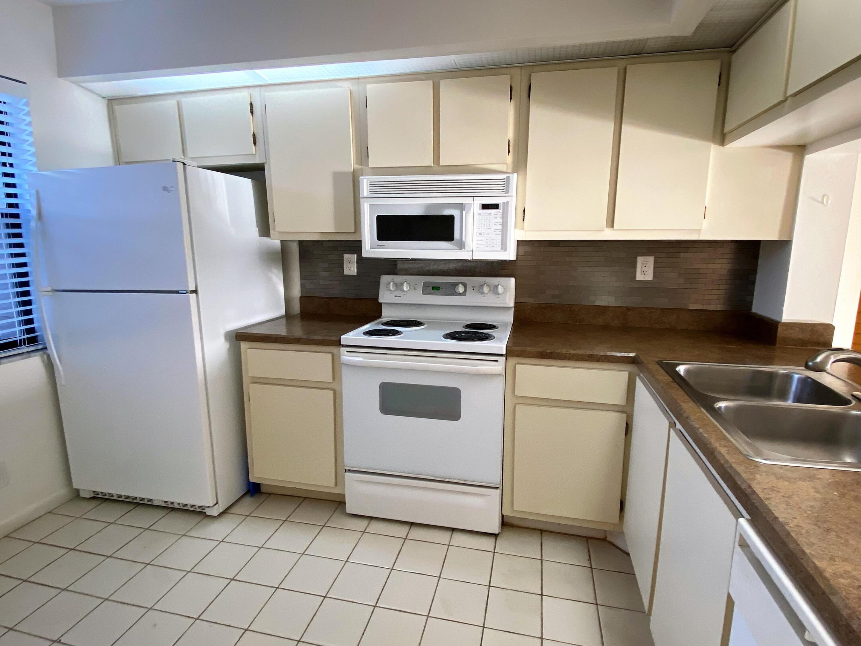 BRIARWOOD CONDO - Residential Lease