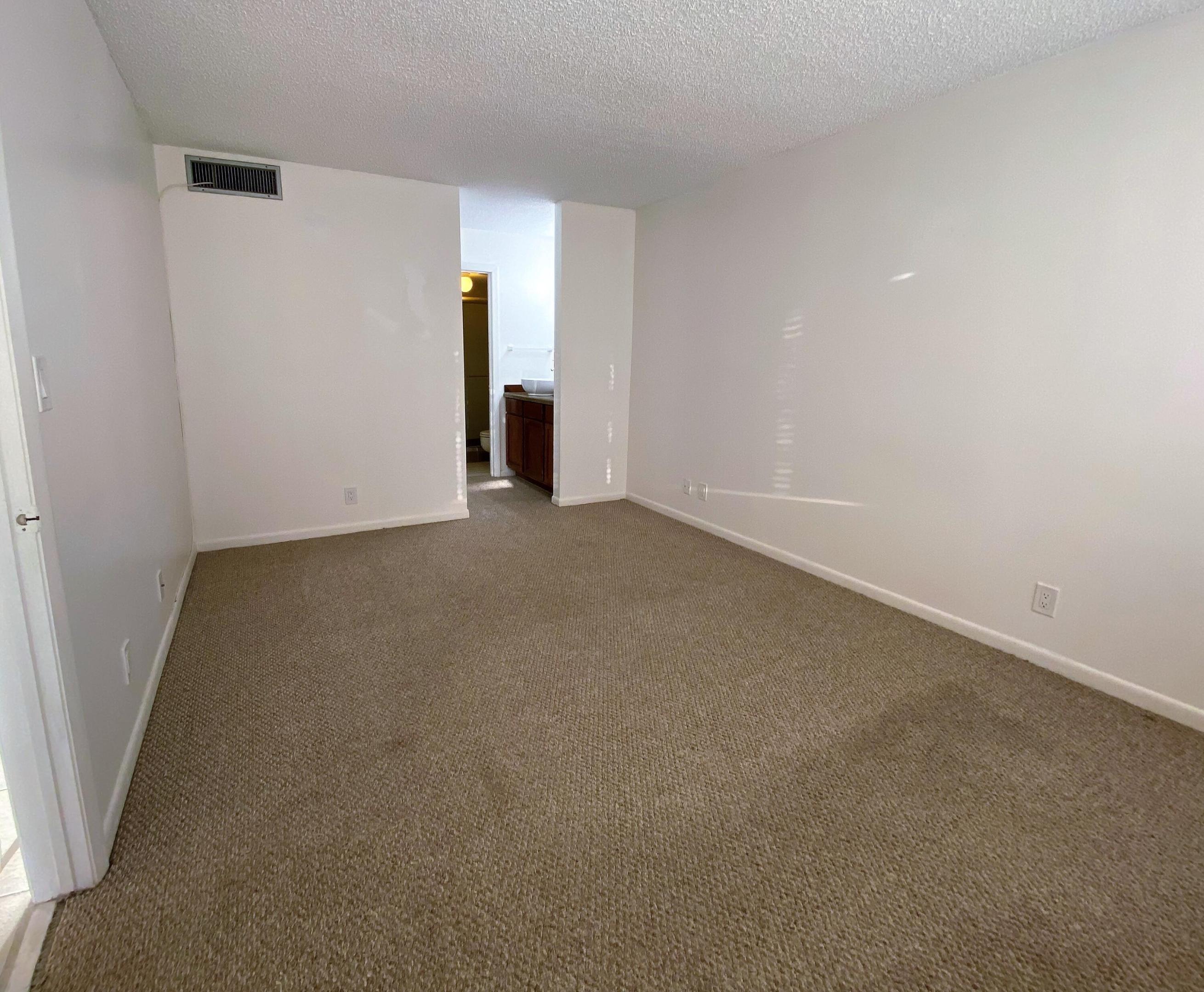 BRIARWOOD CONDO - Residential Lease