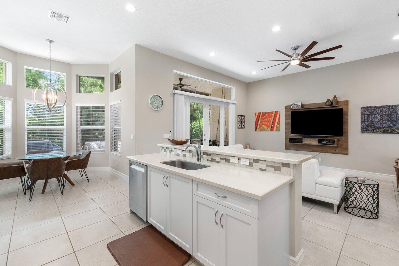 8673 Carmel Mountain Way