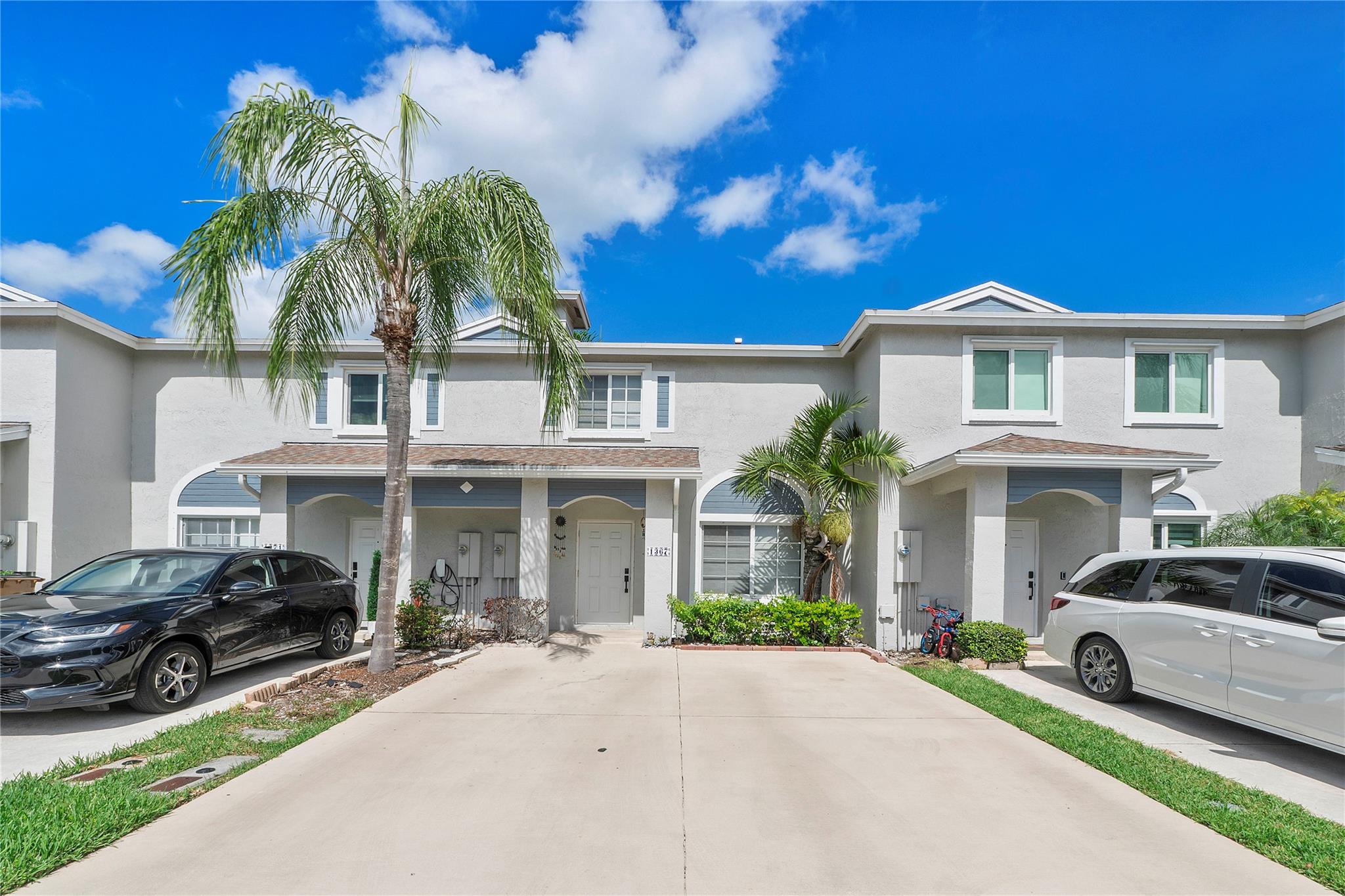 1367 SW 48th Ter