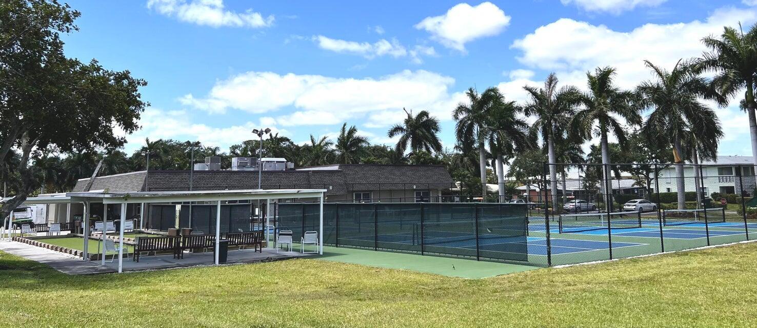 PINES OF DELRAY NORTH CONDO - Residential Lease