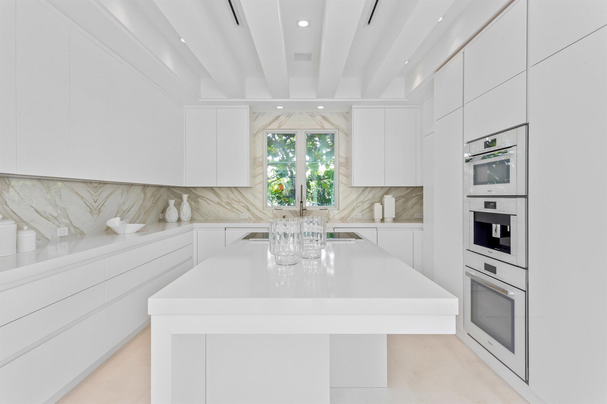 PALM BEACH ESTS PB IN - Residential