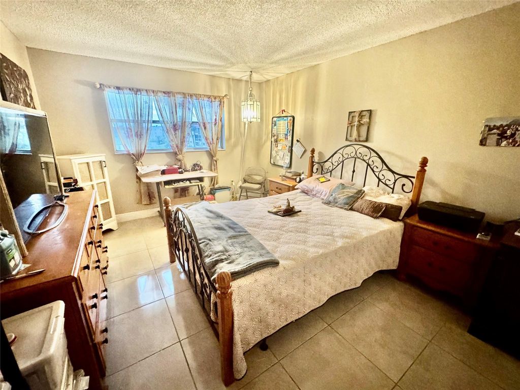 Photo of 2651 E Sunrise Lks Dr #308, Fort Lauderdale, FL 33322 (MLS # F10540182)