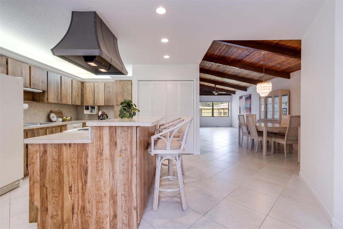 450 Briarwood Circle 2