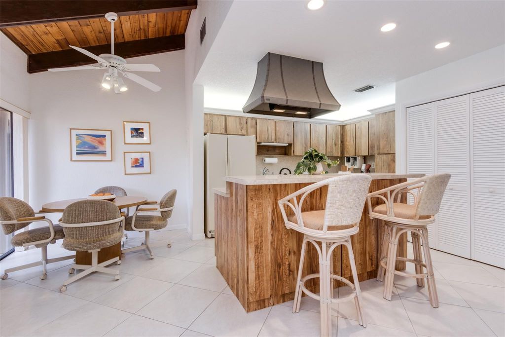Photo of 450 Briarwood Circle #2, Hollywood, FL 33024 (MLS # F10531636)