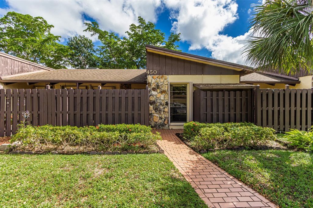 Photo of 450 Briarwood Circle #2, Hollywood, FL 33024 (MLS # F10531636)