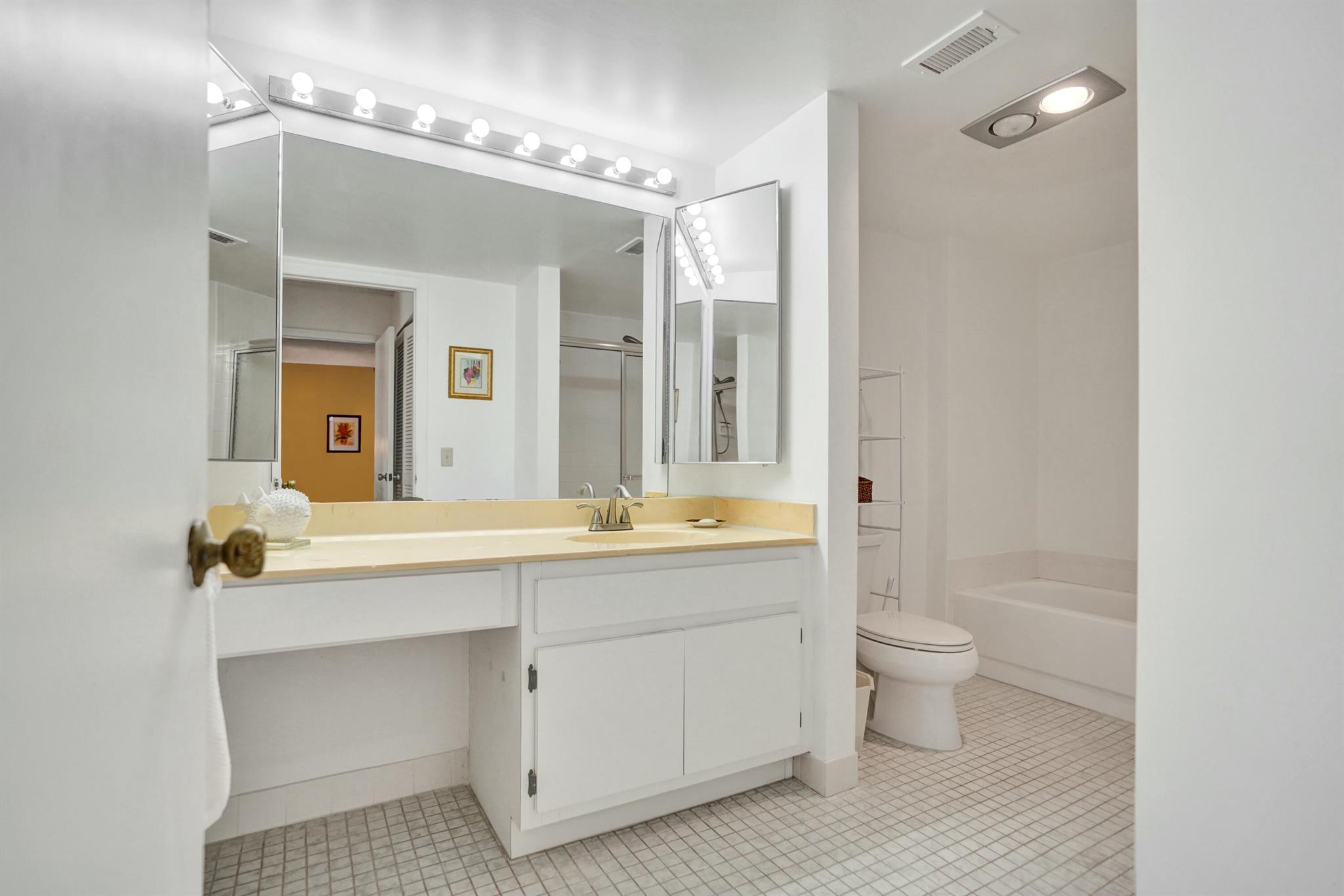 STRATFORD AT HUNTERS RUN - Residential