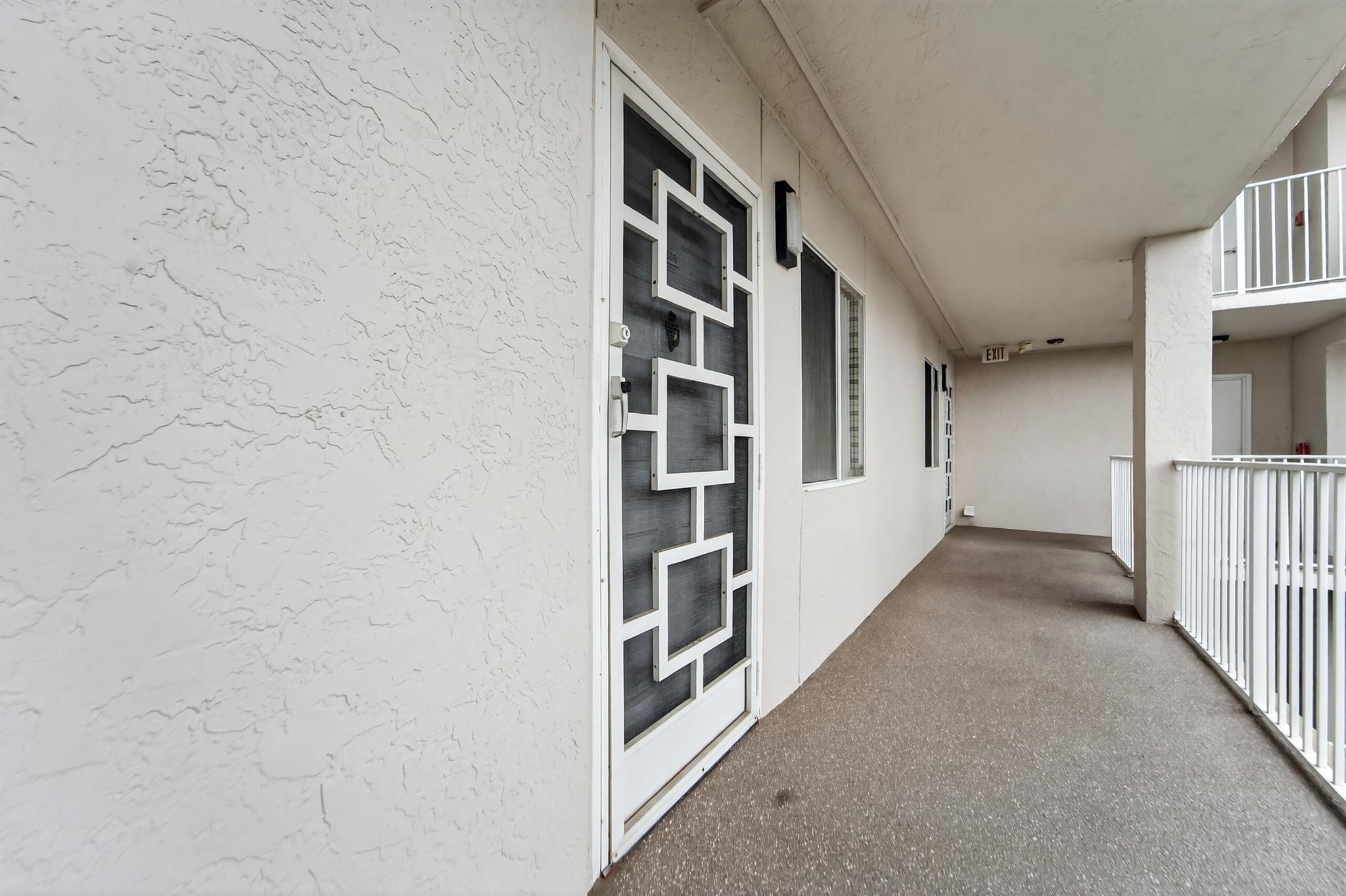 HUNTINGTON POINTE - Residential