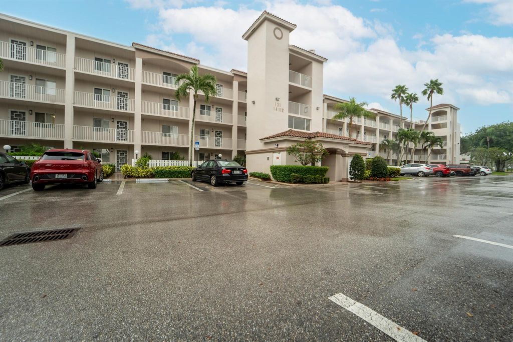 Photo of 14112 Huntington Pointe Drive #309, Delray Beach, FL 33484 (MLS # R11147241)