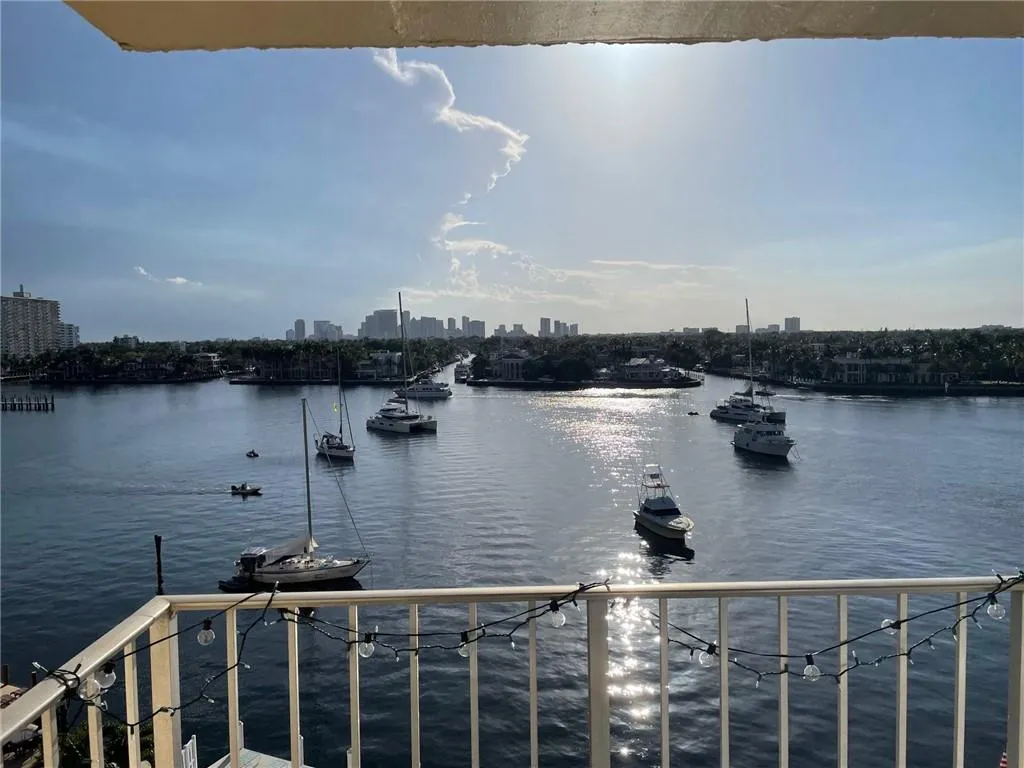 95 N Birch Rd Unit 702  