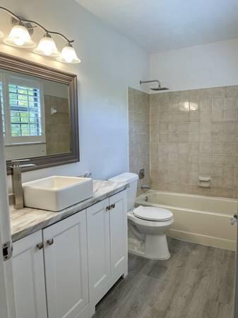 SAVANNAS CLUB CONDO - Residential Lease