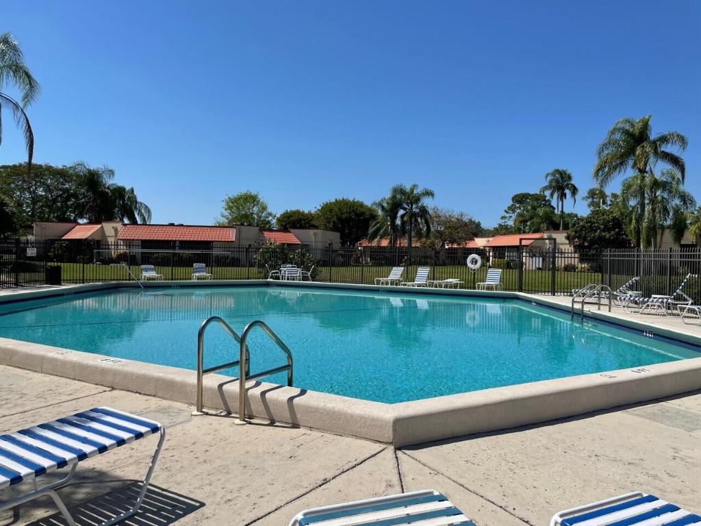 SAVANNAS CLUB CONDO - Residential Lease