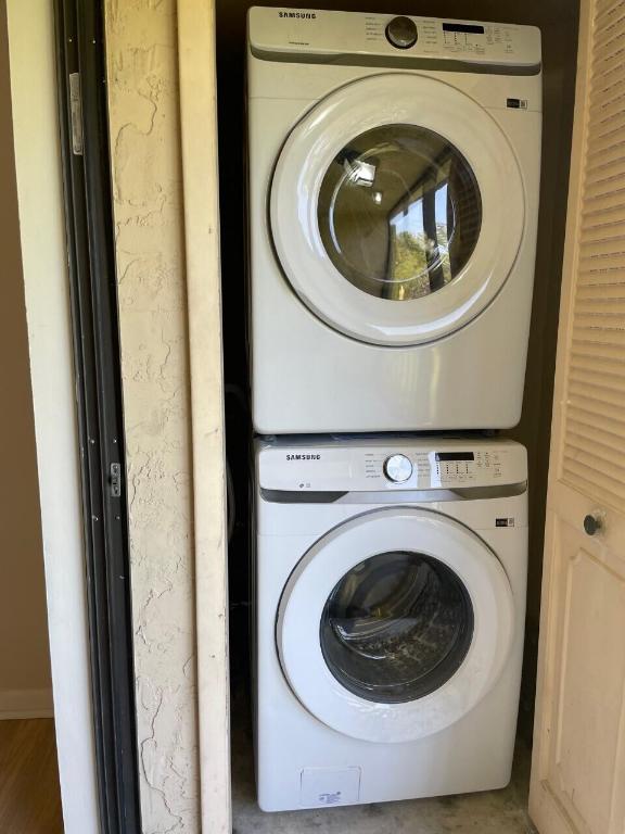 SAVANNAS CLUB CONDO - Residential Lease